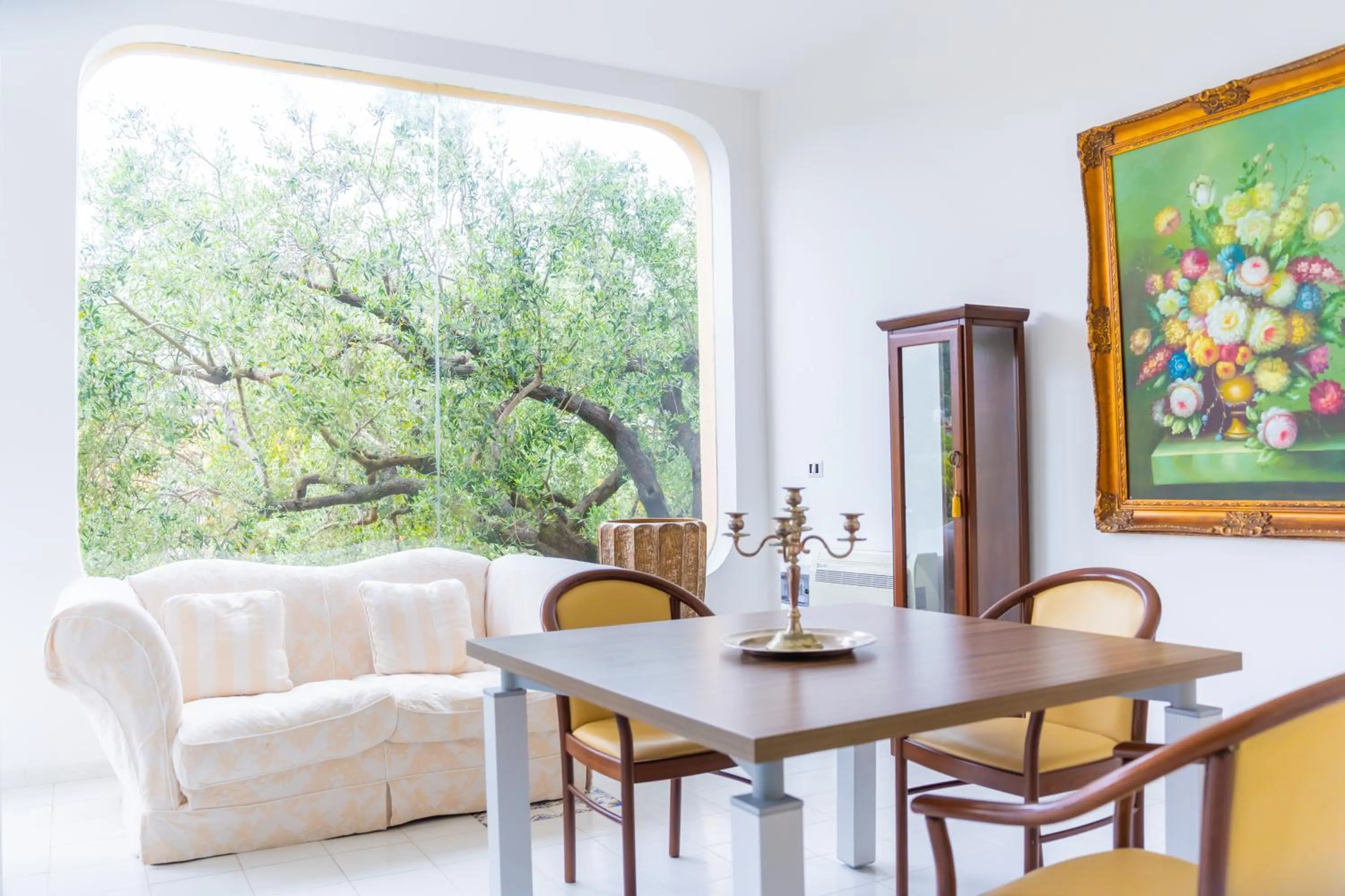 Living room in Hotel America