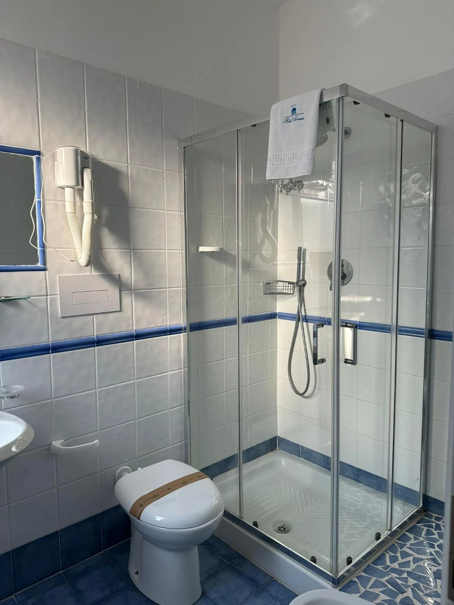 Bathroom in Hotel America