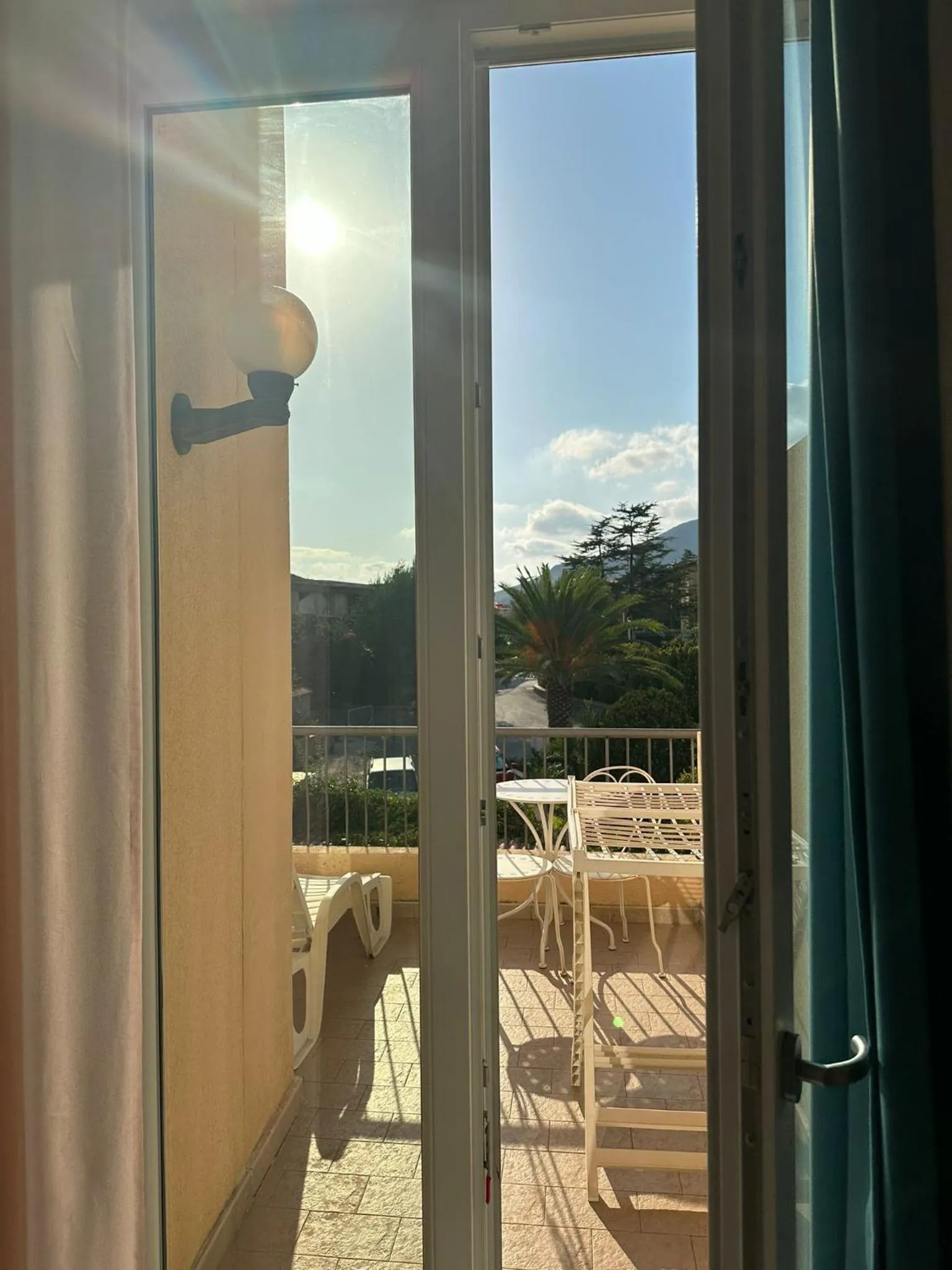 Garden view in Hotel America