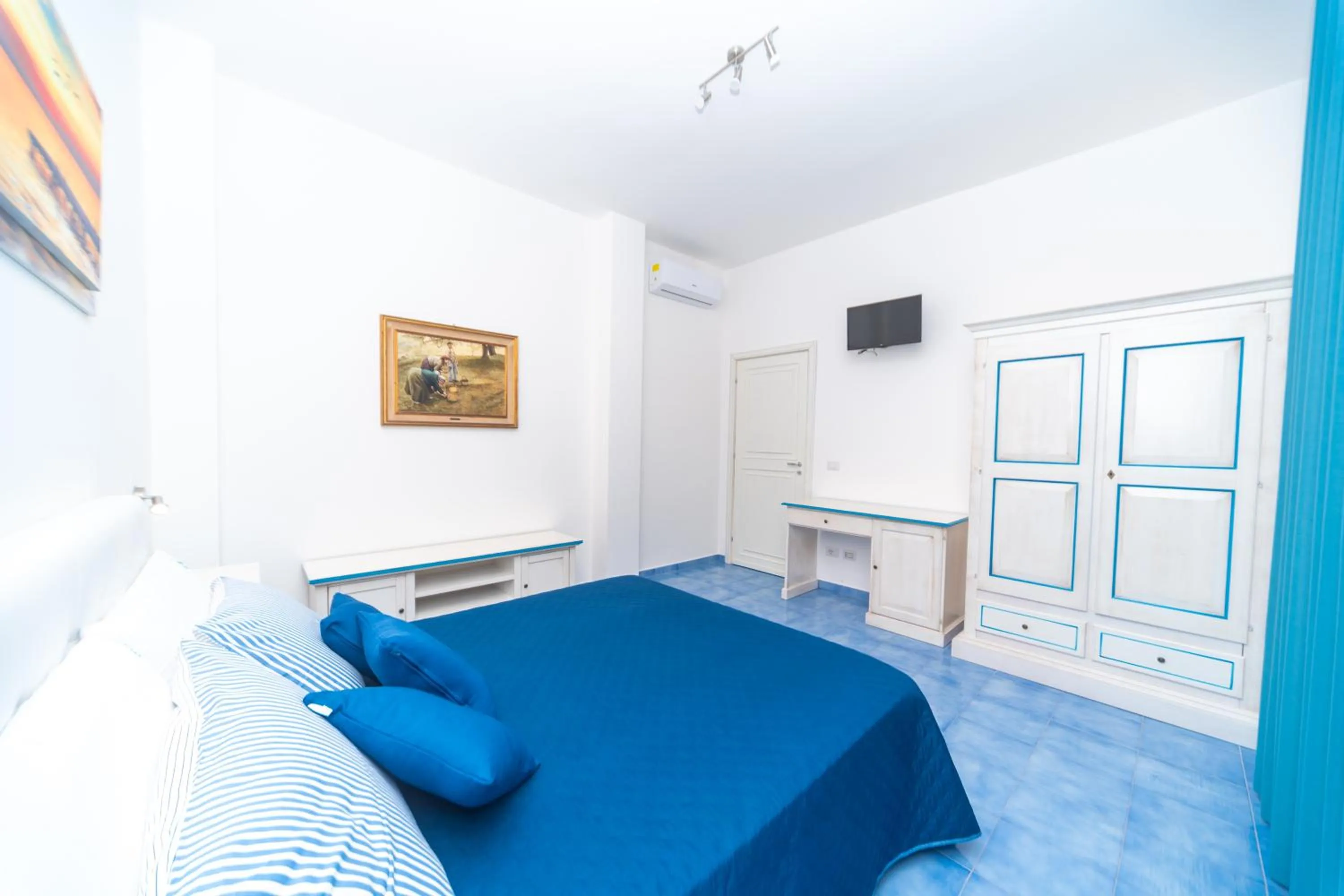 Bed in Hotel America