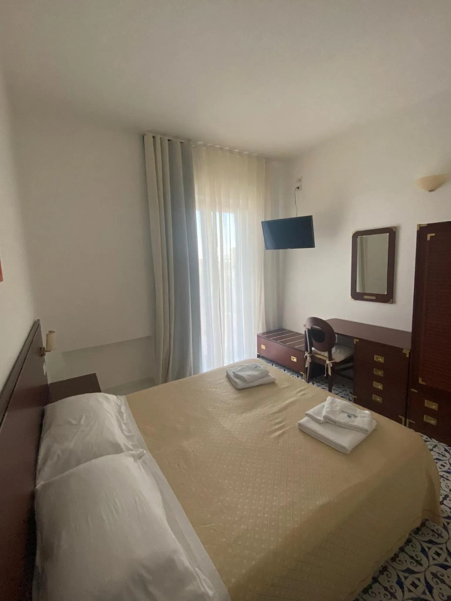 Bed in Hotel America