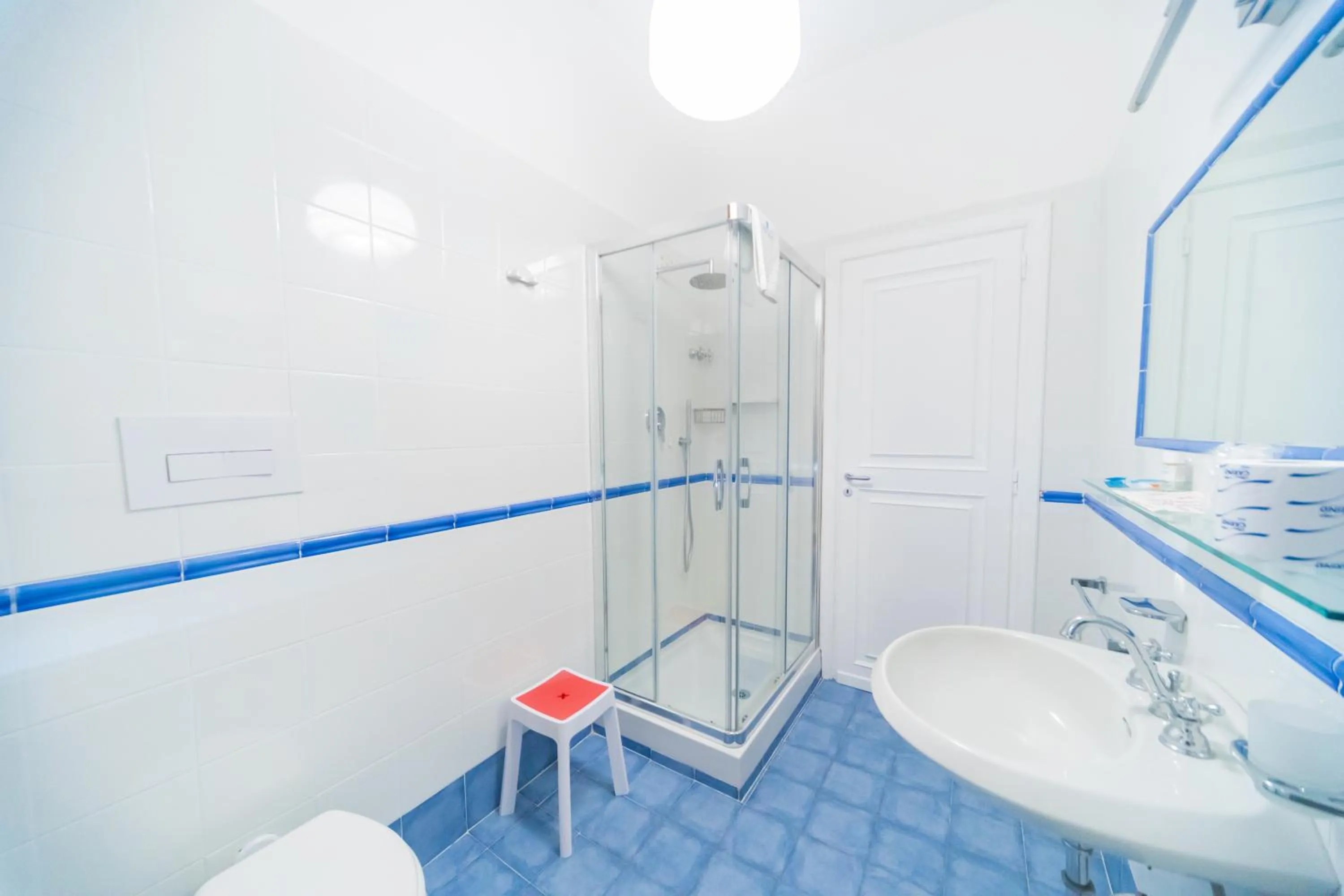 Bathroom in Hotel America