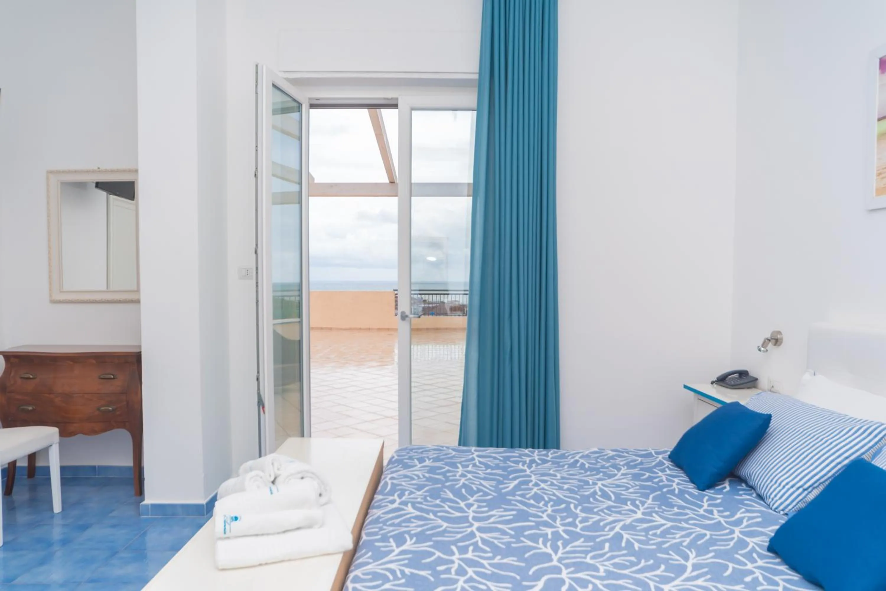 Natural landscape, Bed in Hotel America