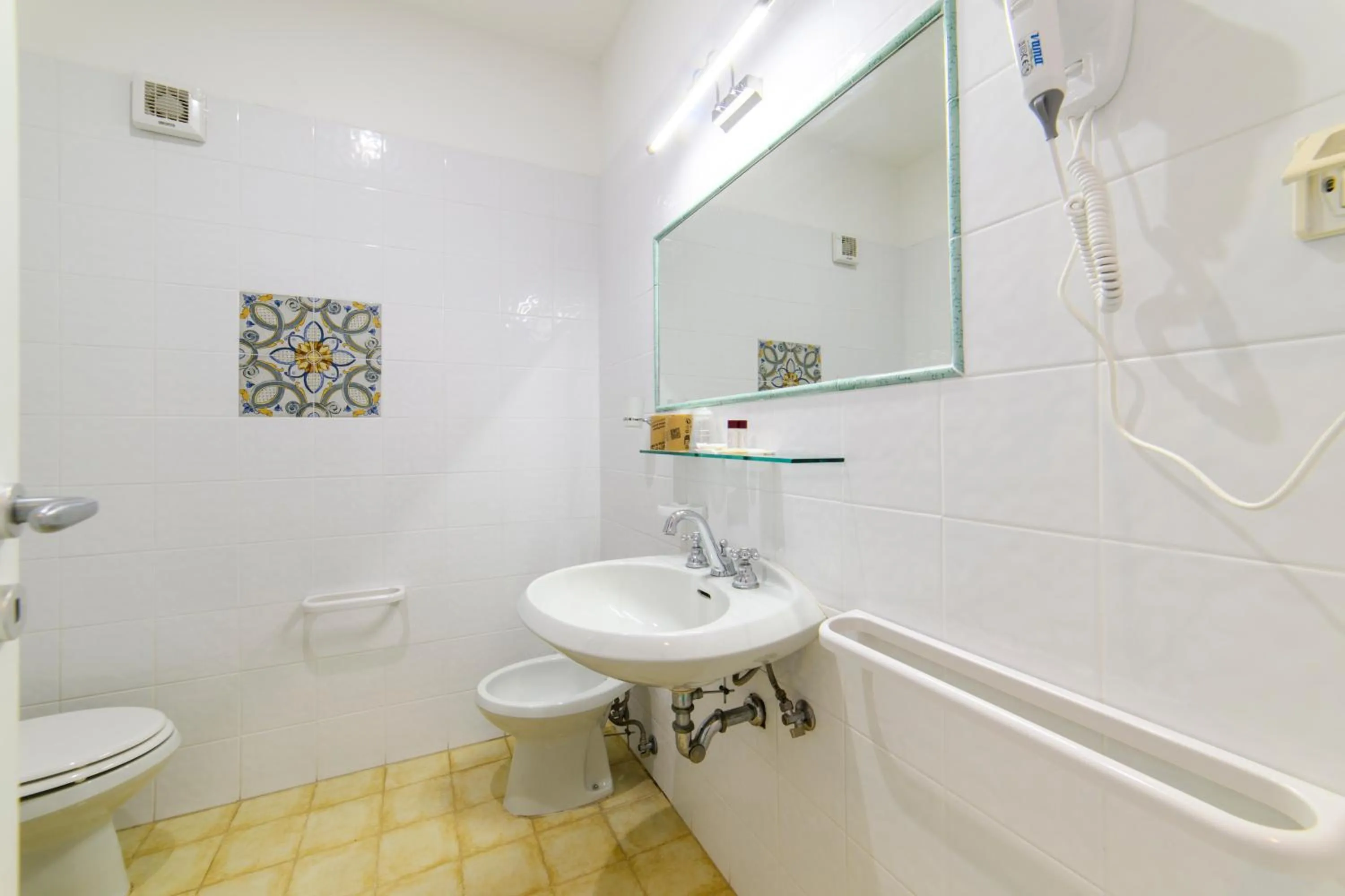 Bathroom in Hotel America