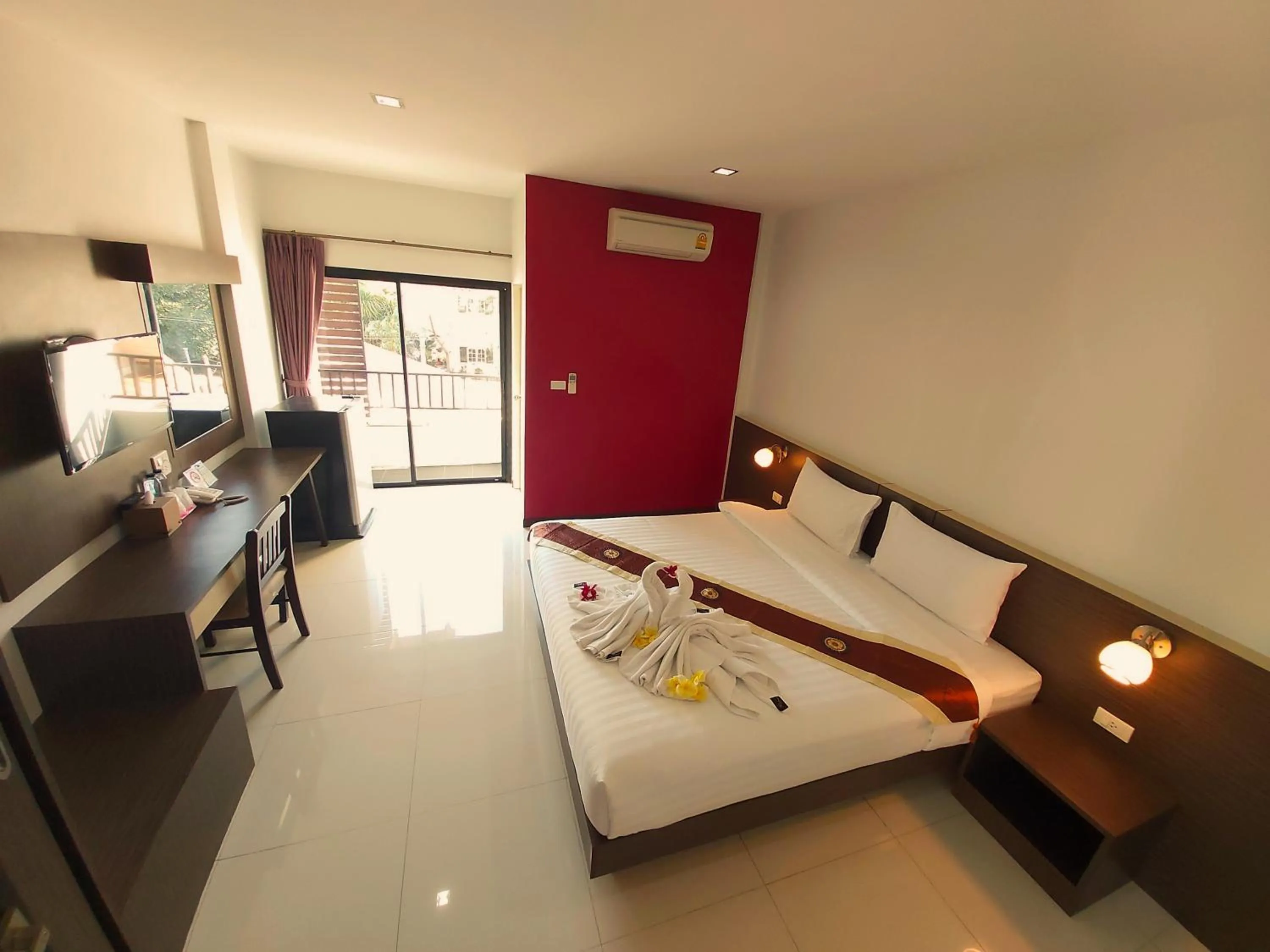 Photo of the whole room, Bed in The Siri Place