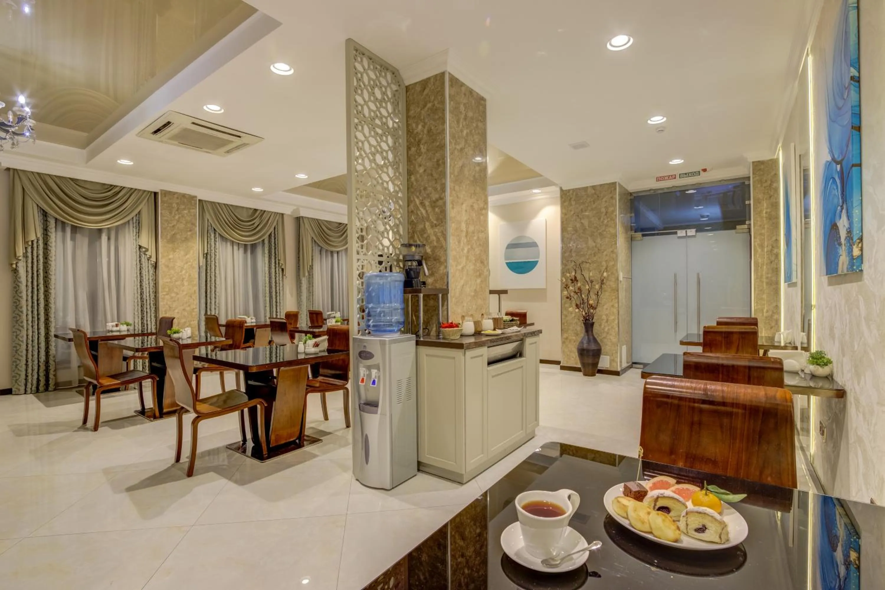 Property building in Hotel Lulu