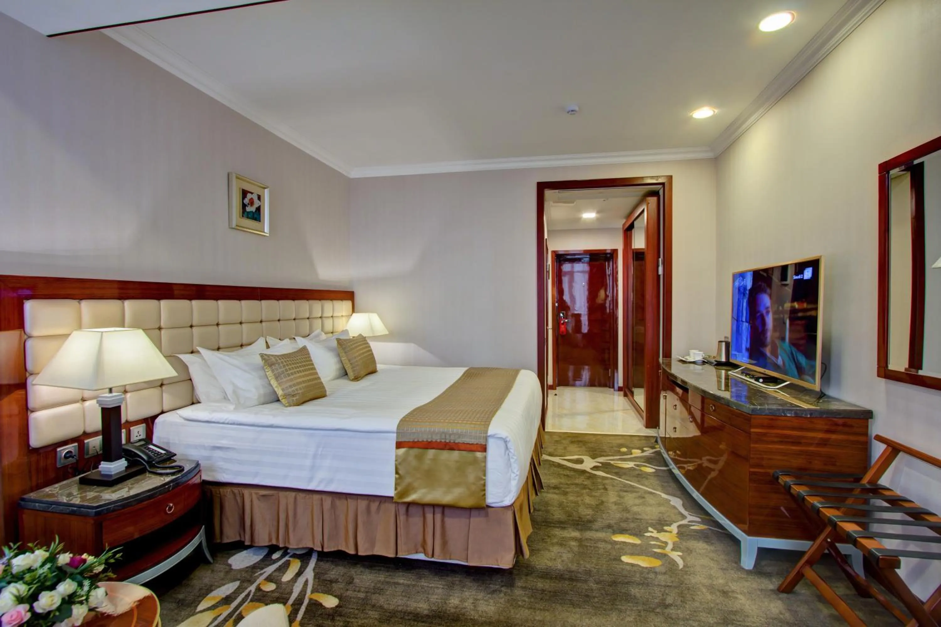 Photo of the whole room, Bed in Hotel Lulu