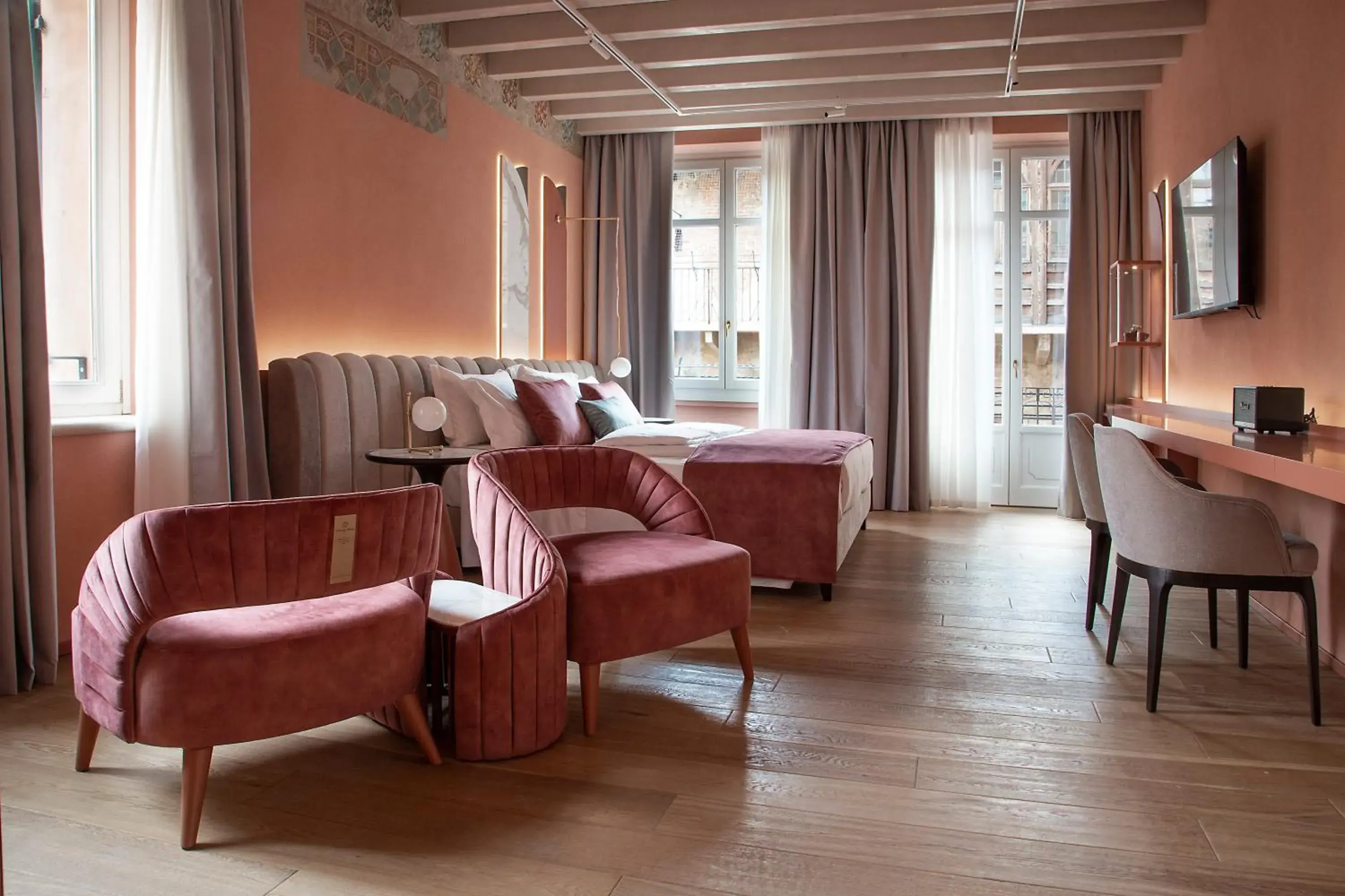 Photo of the whole room, Bed in Relais Balcone di Giulietta Photo of the whole room, Bed in Relais Balcone di Giulietta