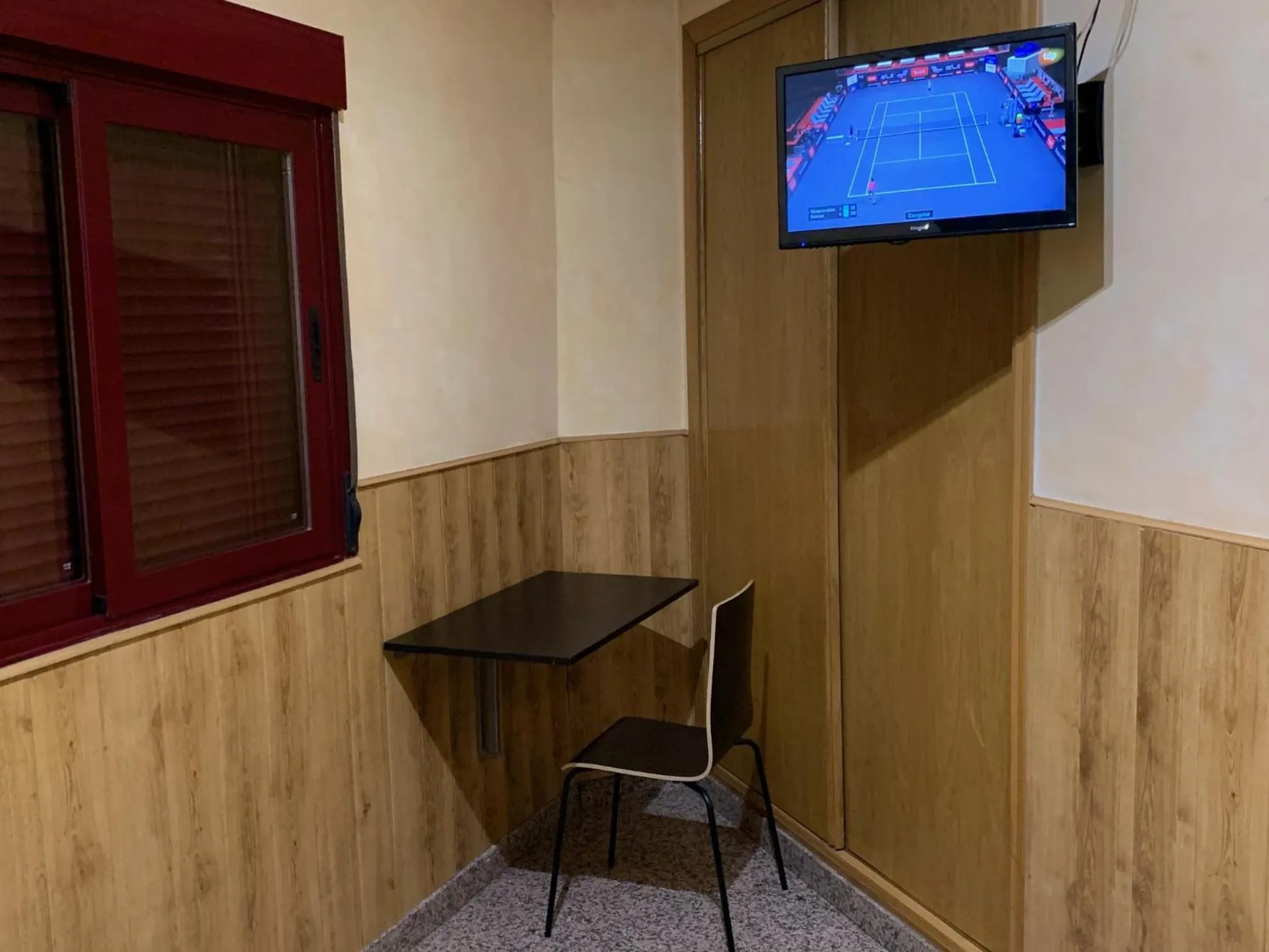 TV and multimedia in Hostal Juan XXIII