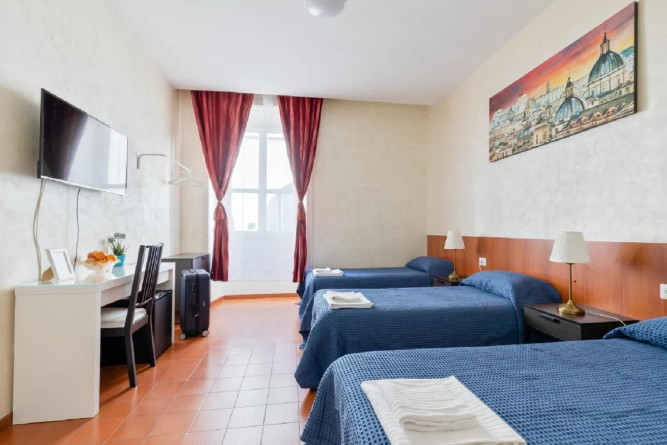 Photo of the whole room, Bed in Roma Enrico Guesthouse