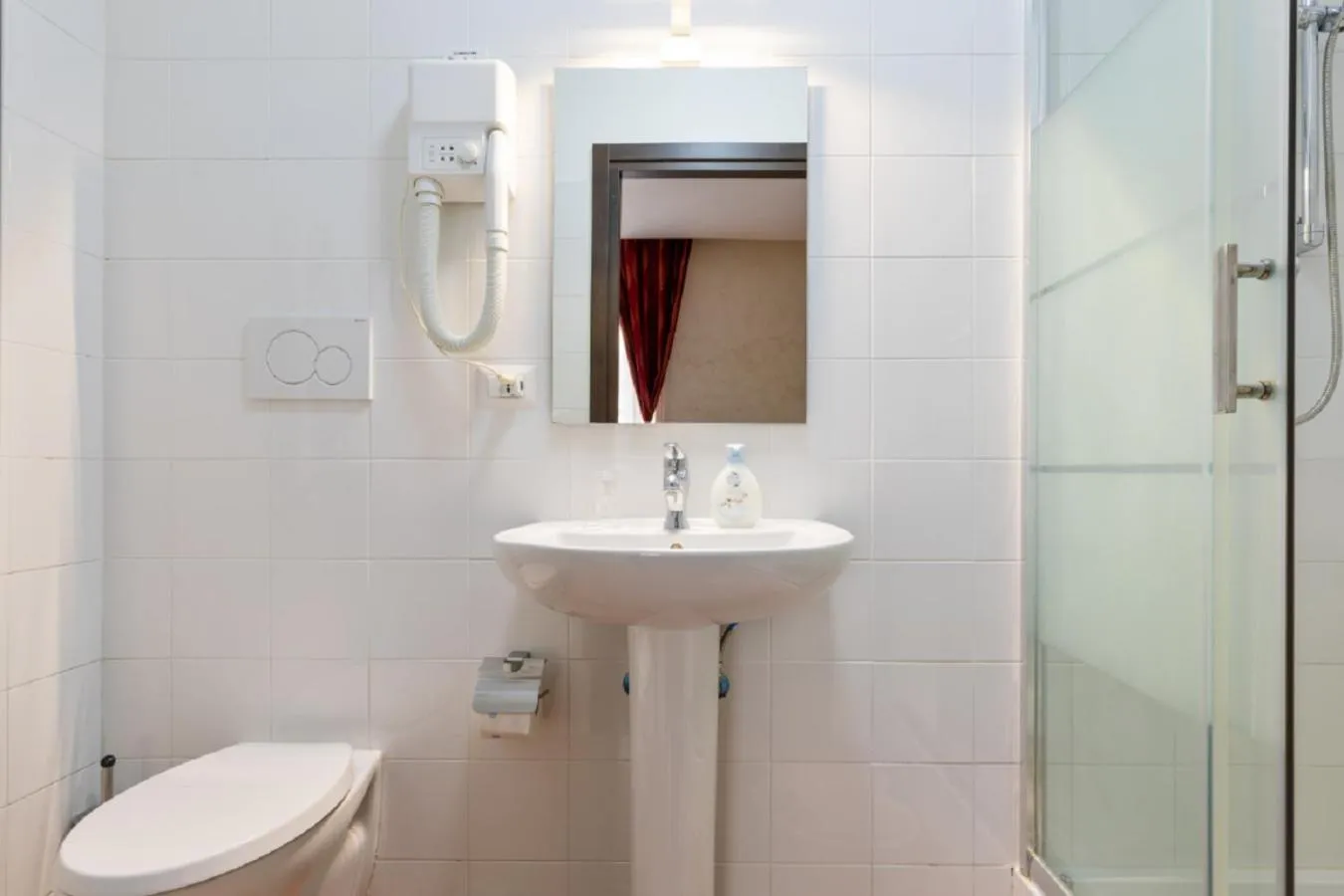 Toilet in Roma Enrico Guesthouse