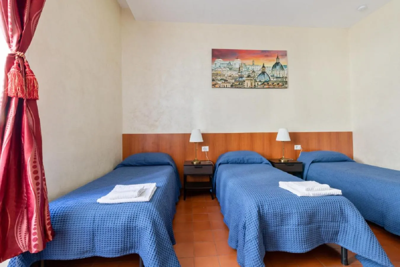 Photo of the whole room, Bed in Roma Enrico Guesthouse