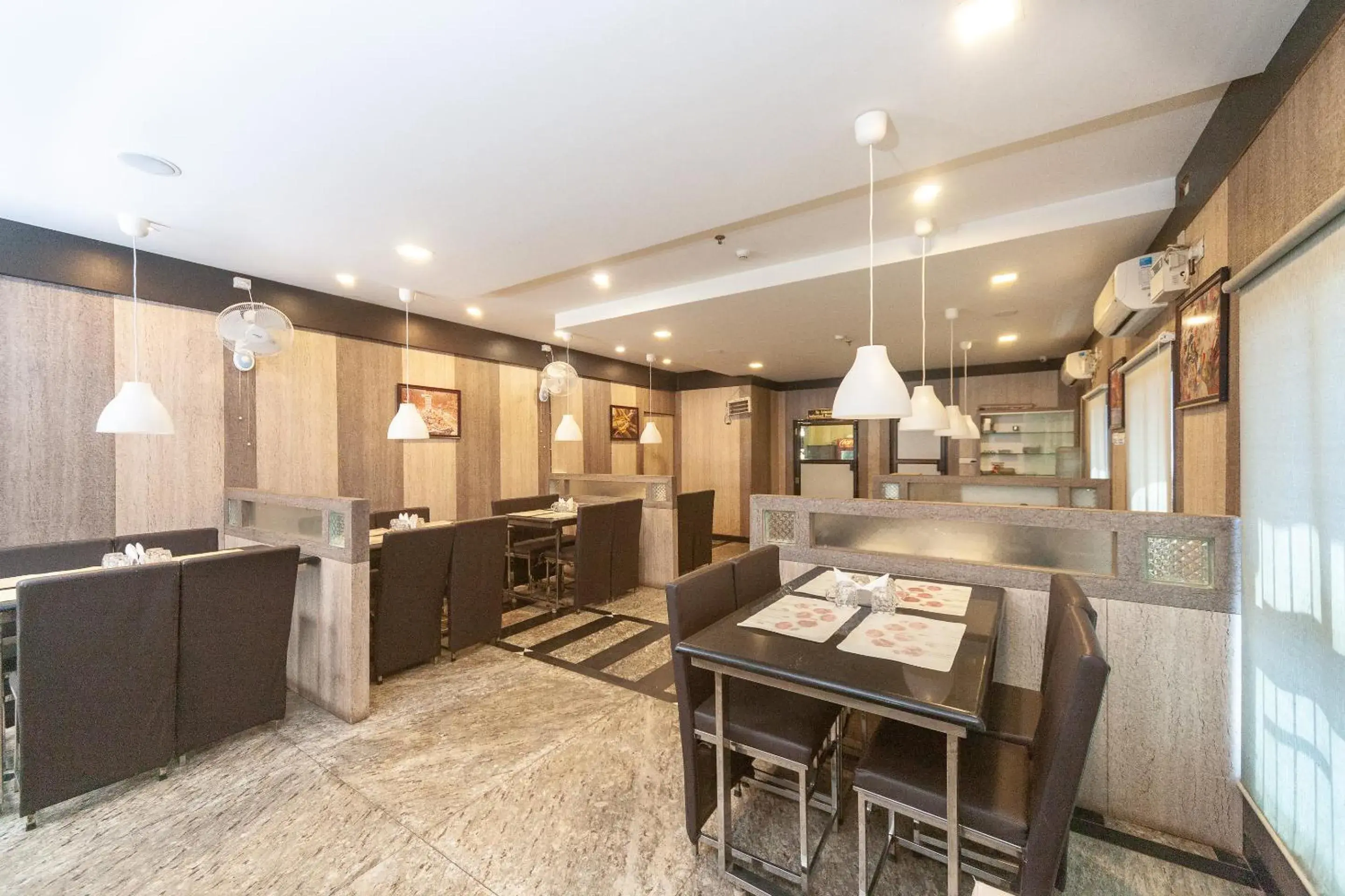 Restaurant/places to eat in Hotel Sumi Palace Restaurant/places to eat in Hotel Sumi Palace