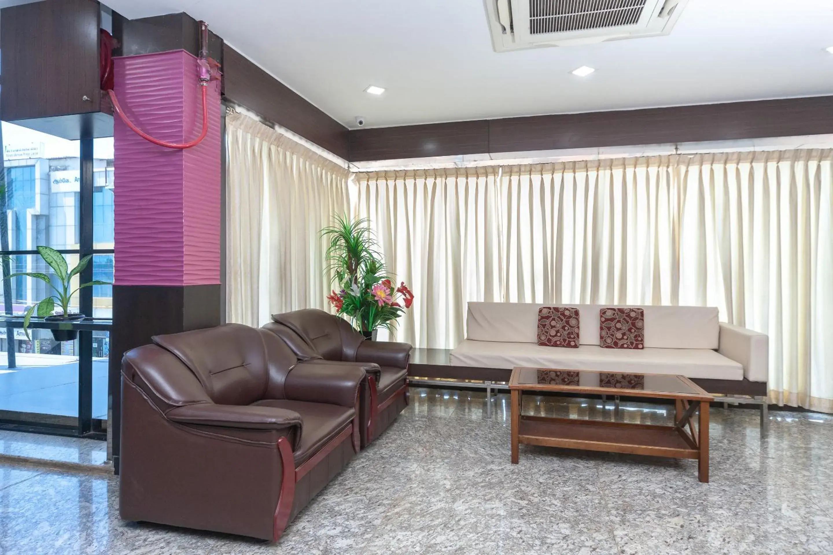 Lobby or reception in Hotel Sumi Palace Lobby or reception in Hotel Sumi Palace