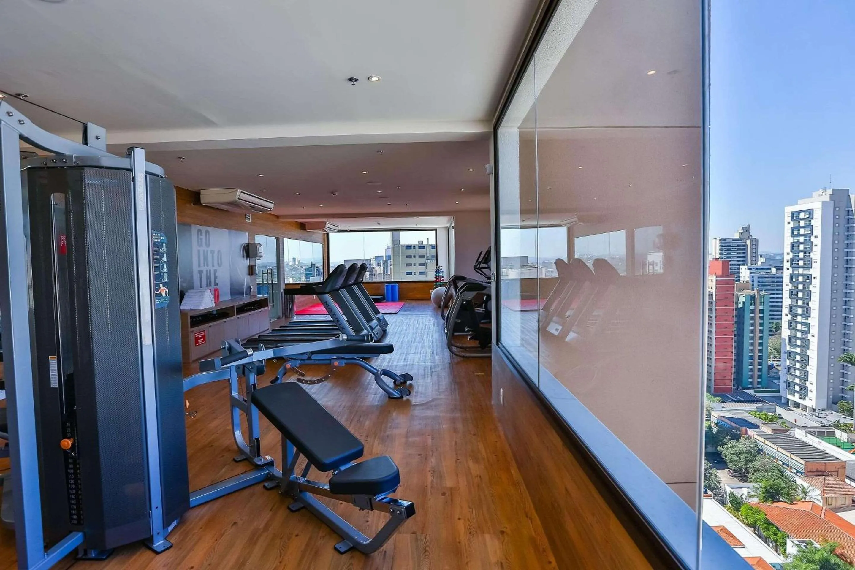 Fitness centre/facilities in Radisson RED Campinas