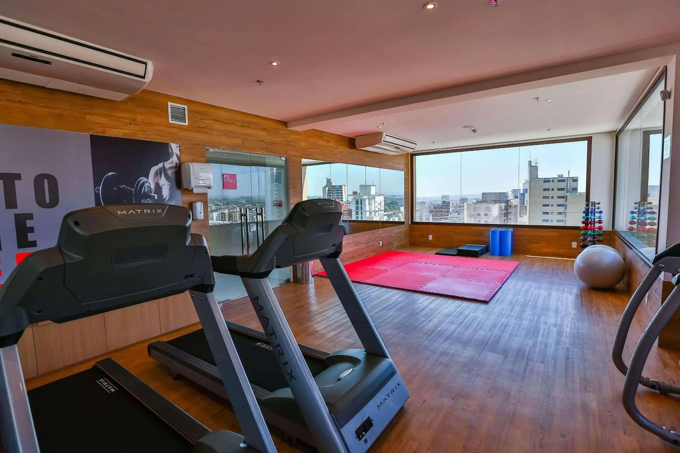 Fitness centre/facilities in Radisson RED Campinas Fitness centre/facilities in Radisson RED Campinas