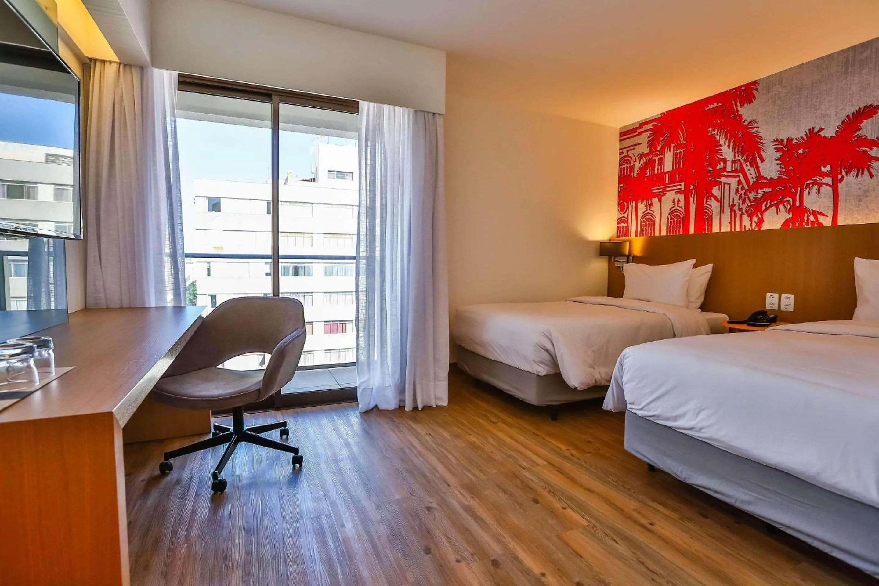 Bedroom, Bed in Radisson RED Campinas