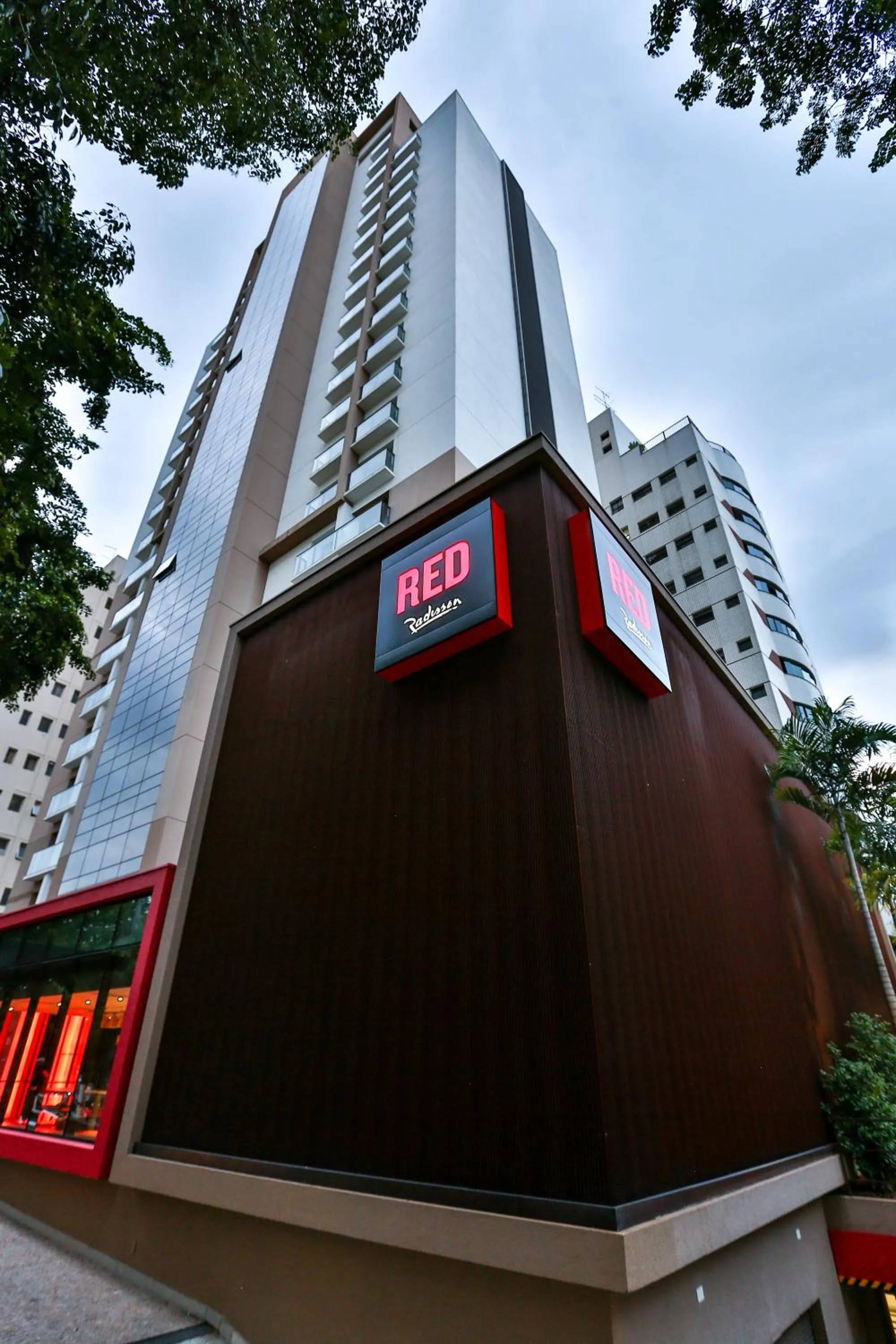 Facade/entrance in Radisson RED Campinas