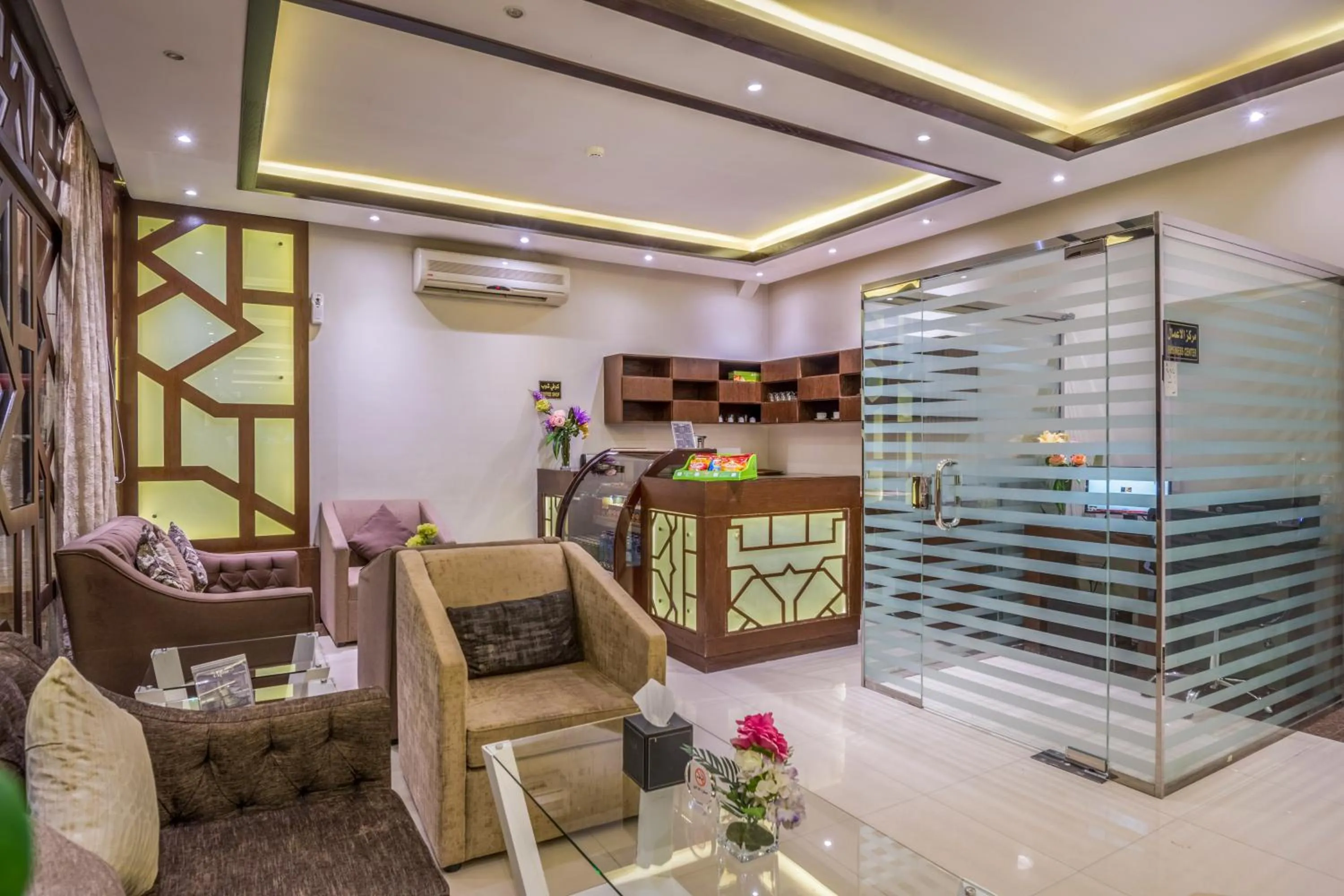 Lobby or reception in Al Muhaidb Residence Al Narges