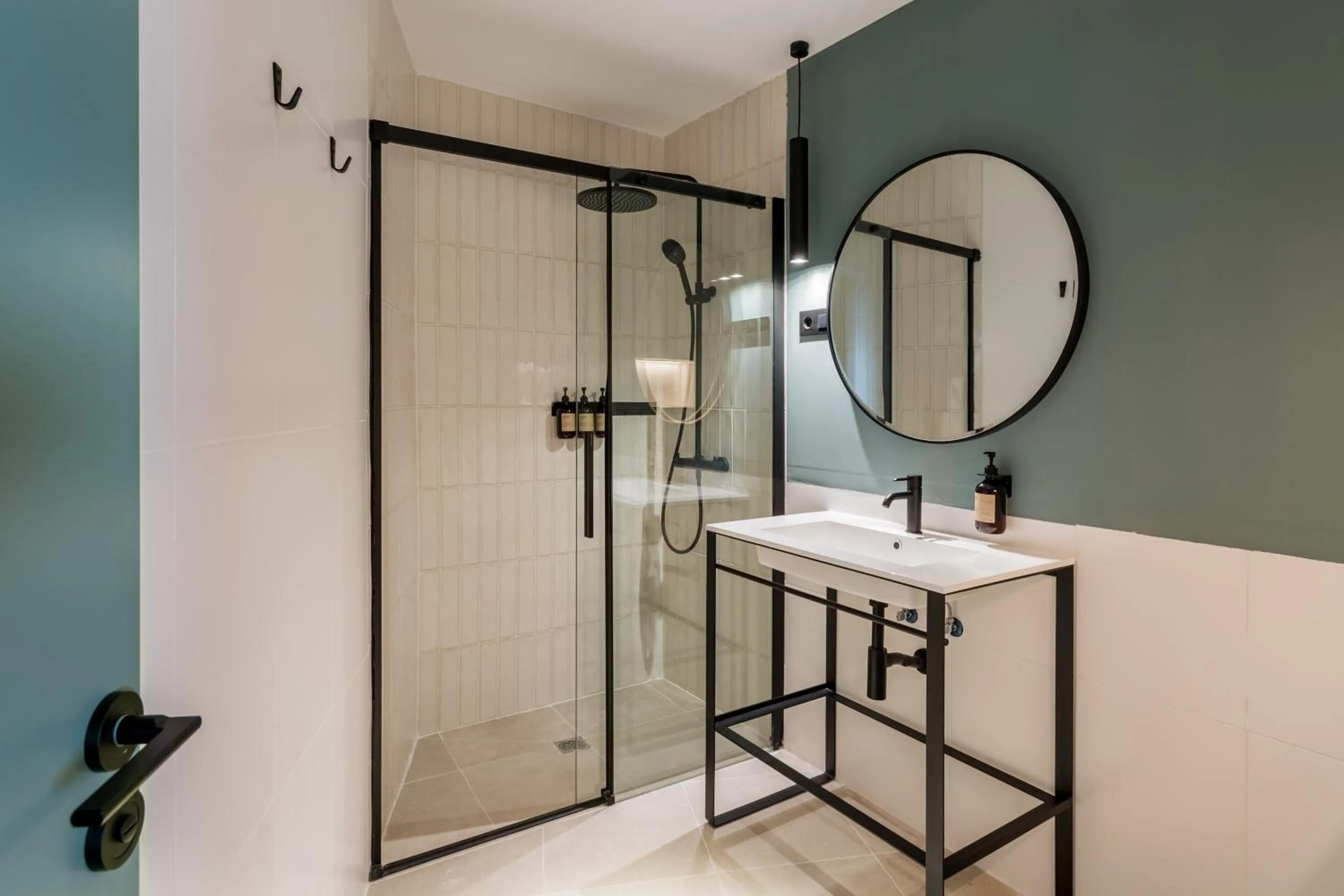 Shower in Tribu Malasaña