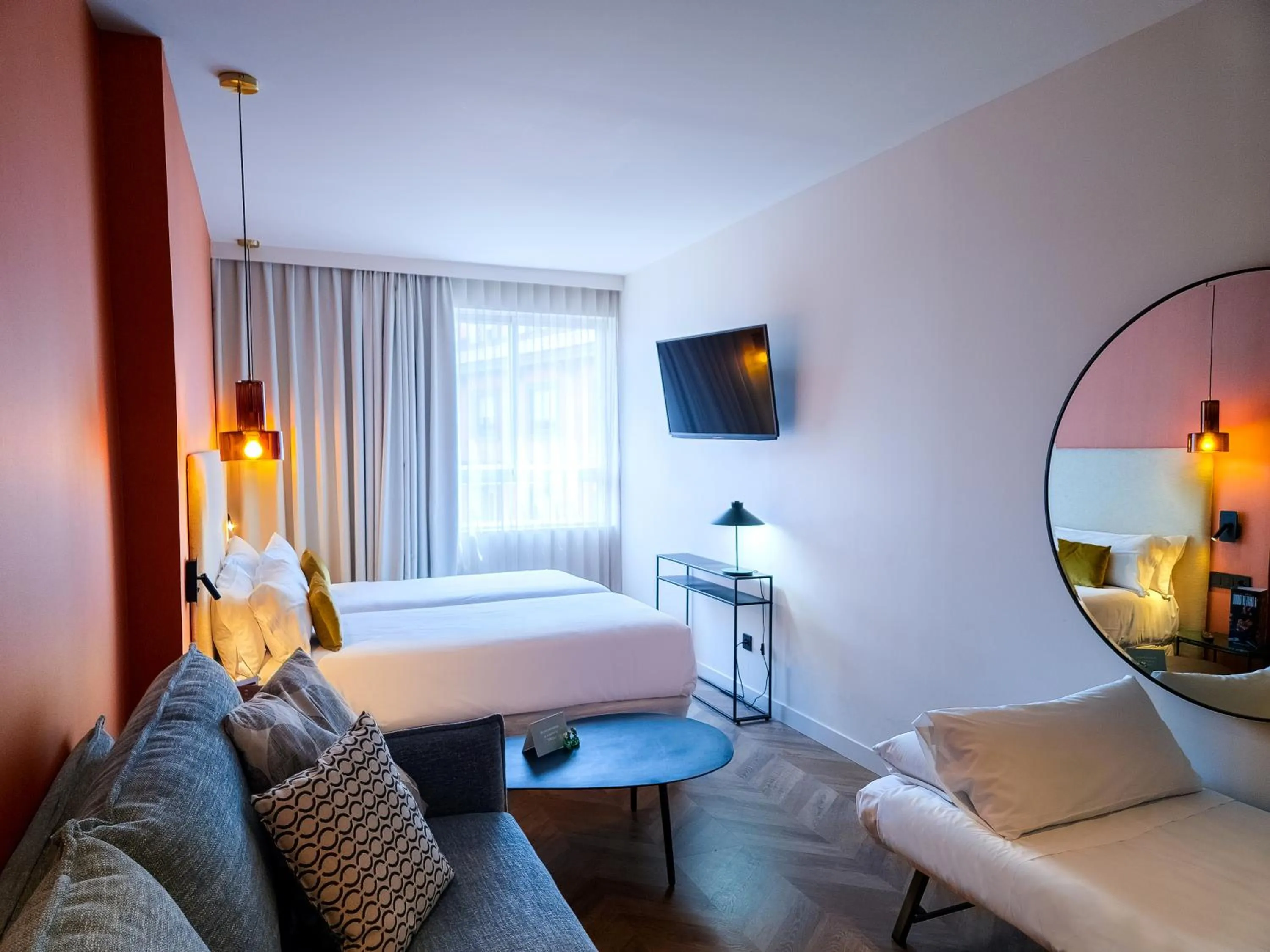 Photo of the whole room, Bed in Tribu Malasaña