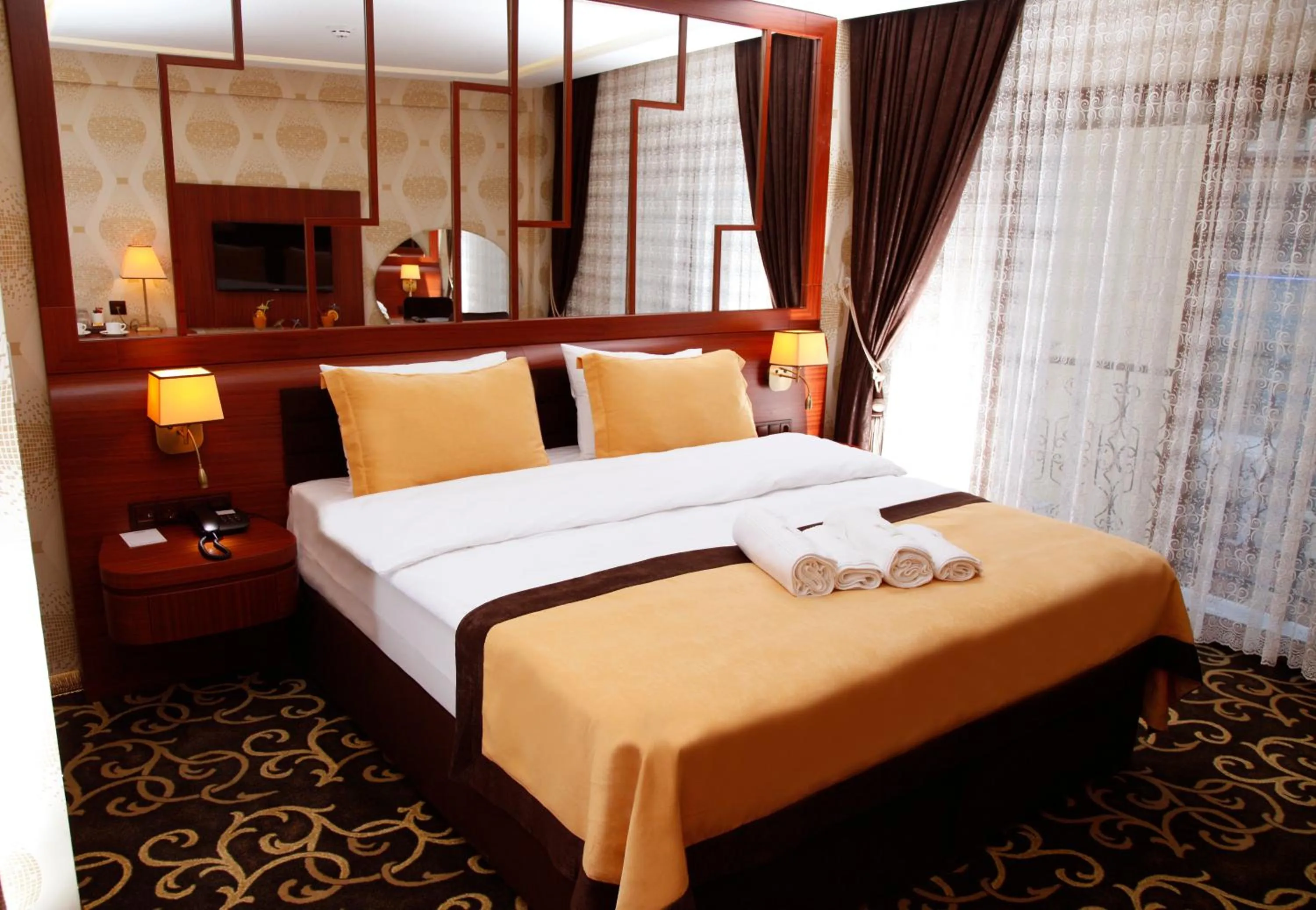 Photo of the whole room, Bed in Grand Vuslat