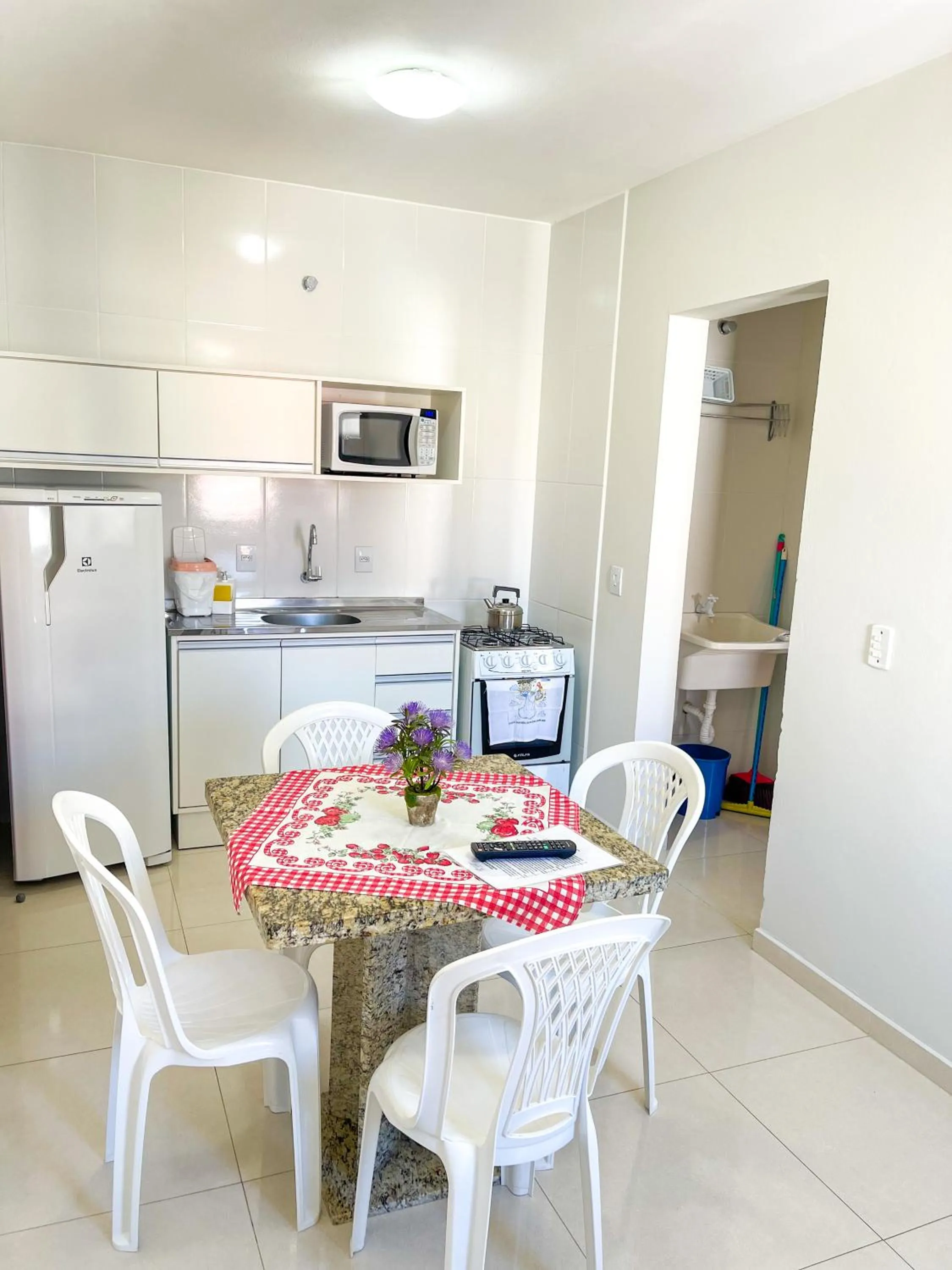 Kitchen or kitchenette in Pousada Gomes