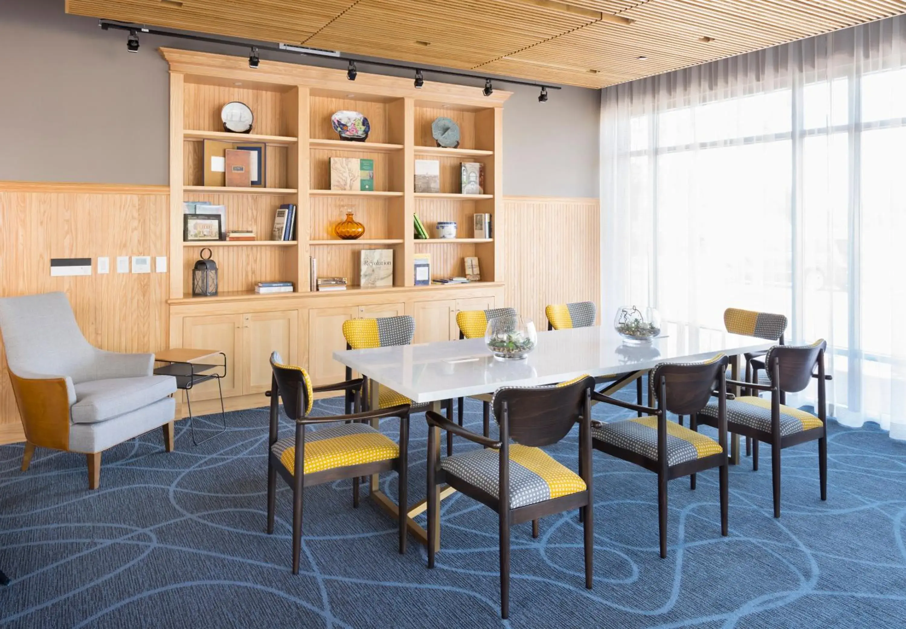 Lobby or reception in Hotel Indigo Old Town Alexandria by IHG Lobby or reception in Hotel Indigo Old Town Alexandria by IHG