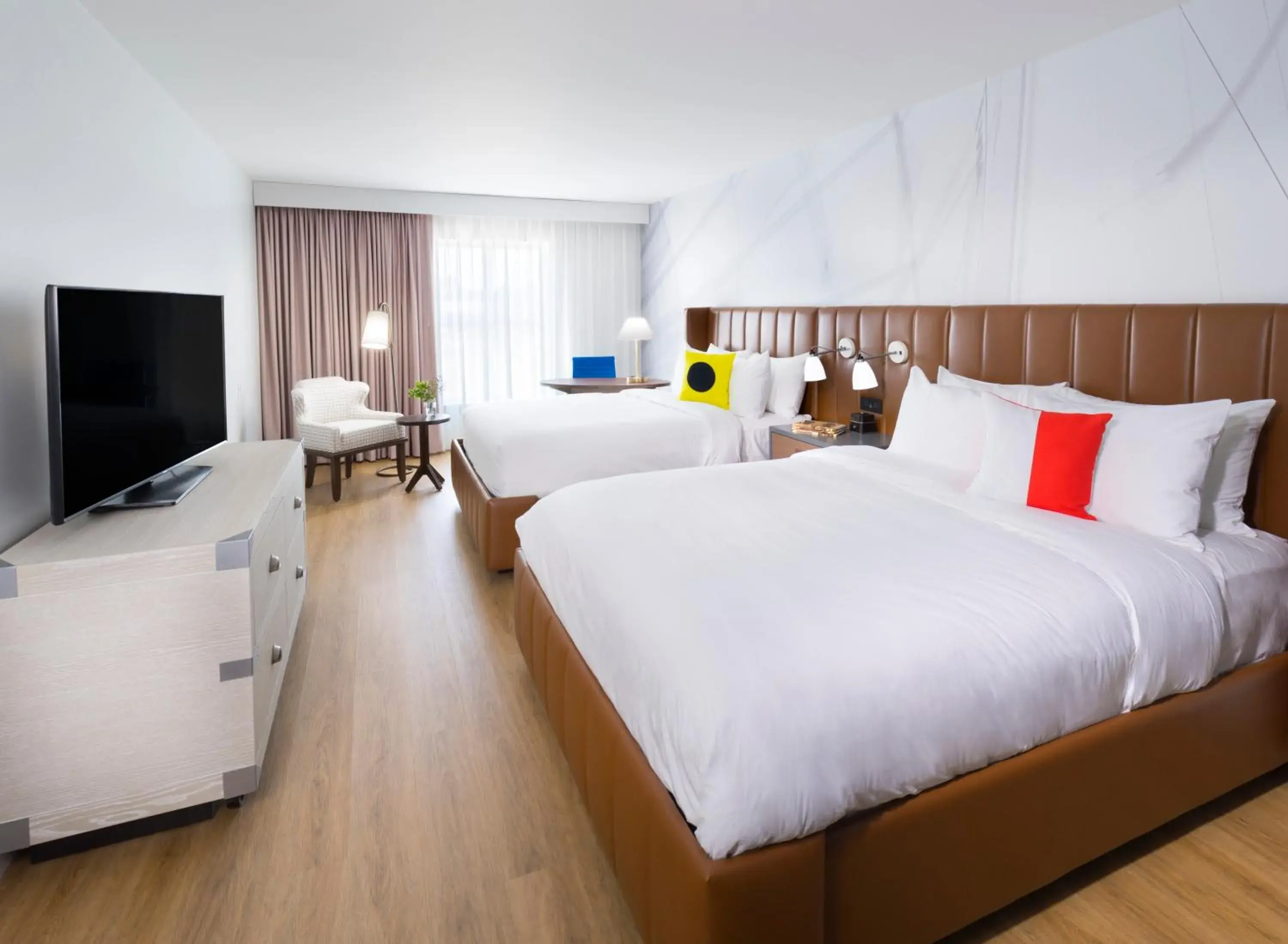 Deluxe Room in Hotel Indigo Old Town Alexandria by IHG Deluxe Room in Hotel Indigo Old Town Alexandria by IHG