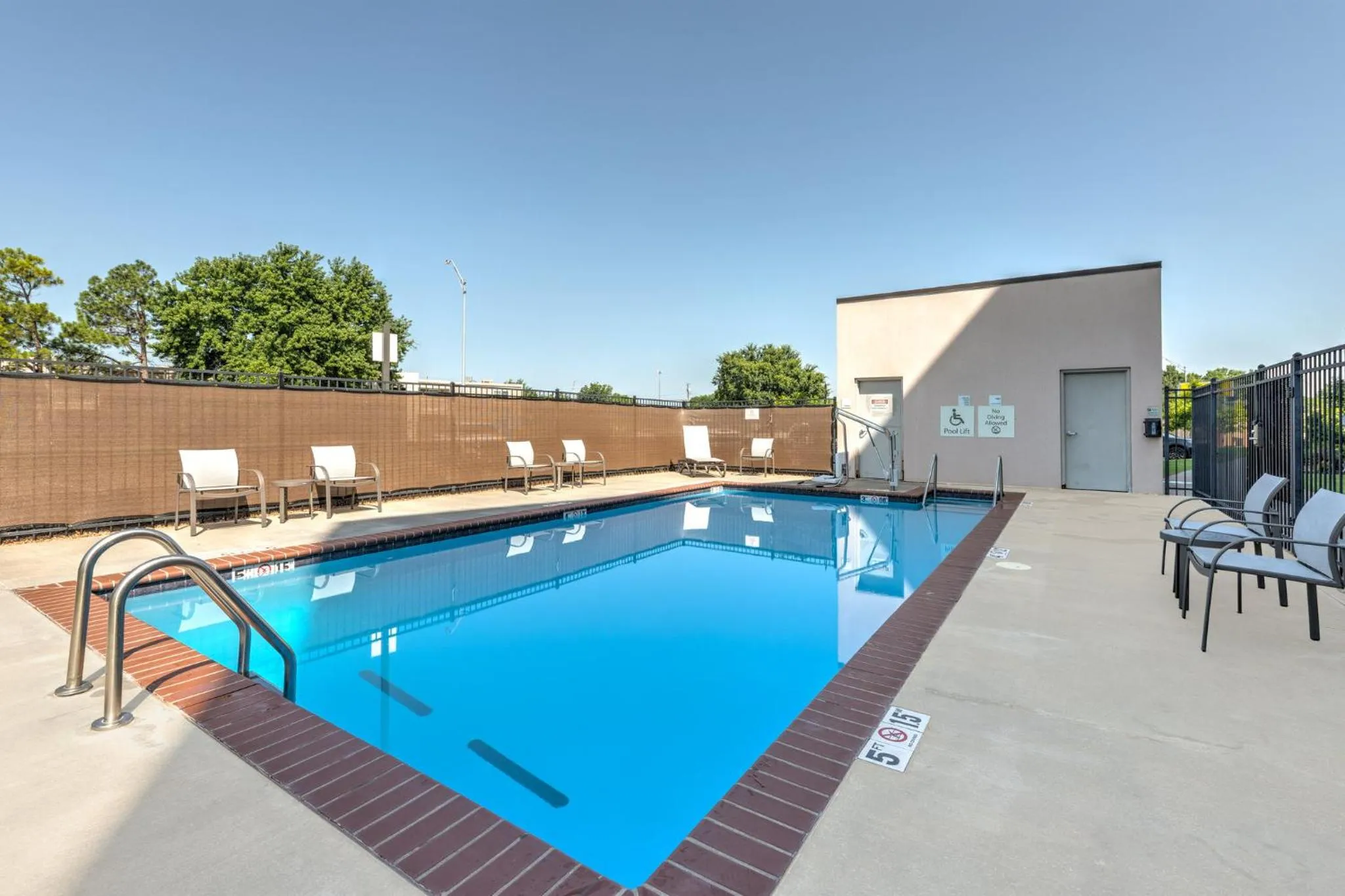 Swimming pool in Holiday Inn Express & Suites Moore by IHG