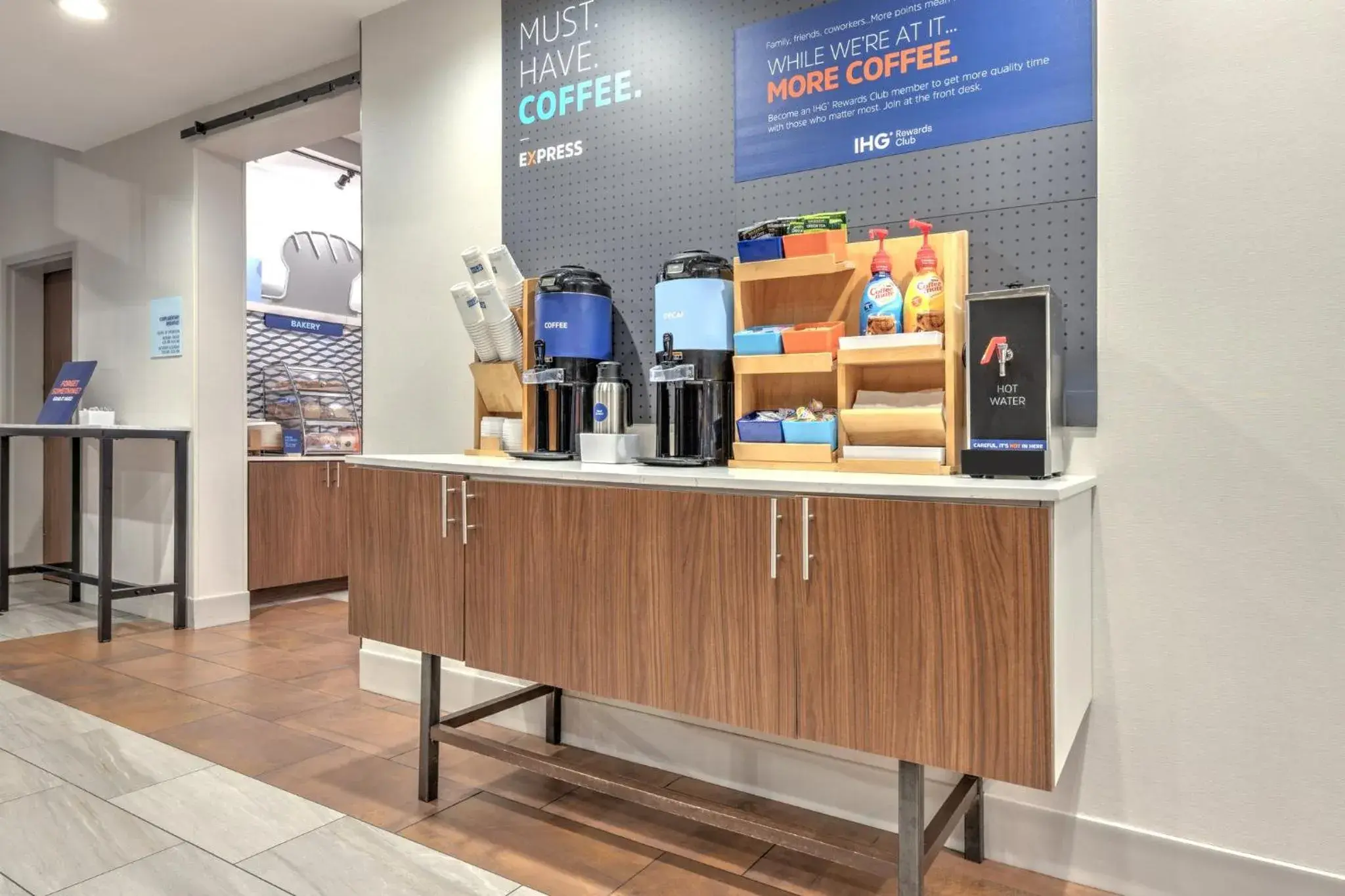 Breakfast in Holiday Inn Express & Suites Moore by IHG Breakfast in Holiday Inn Express & Suites Moore by IHG