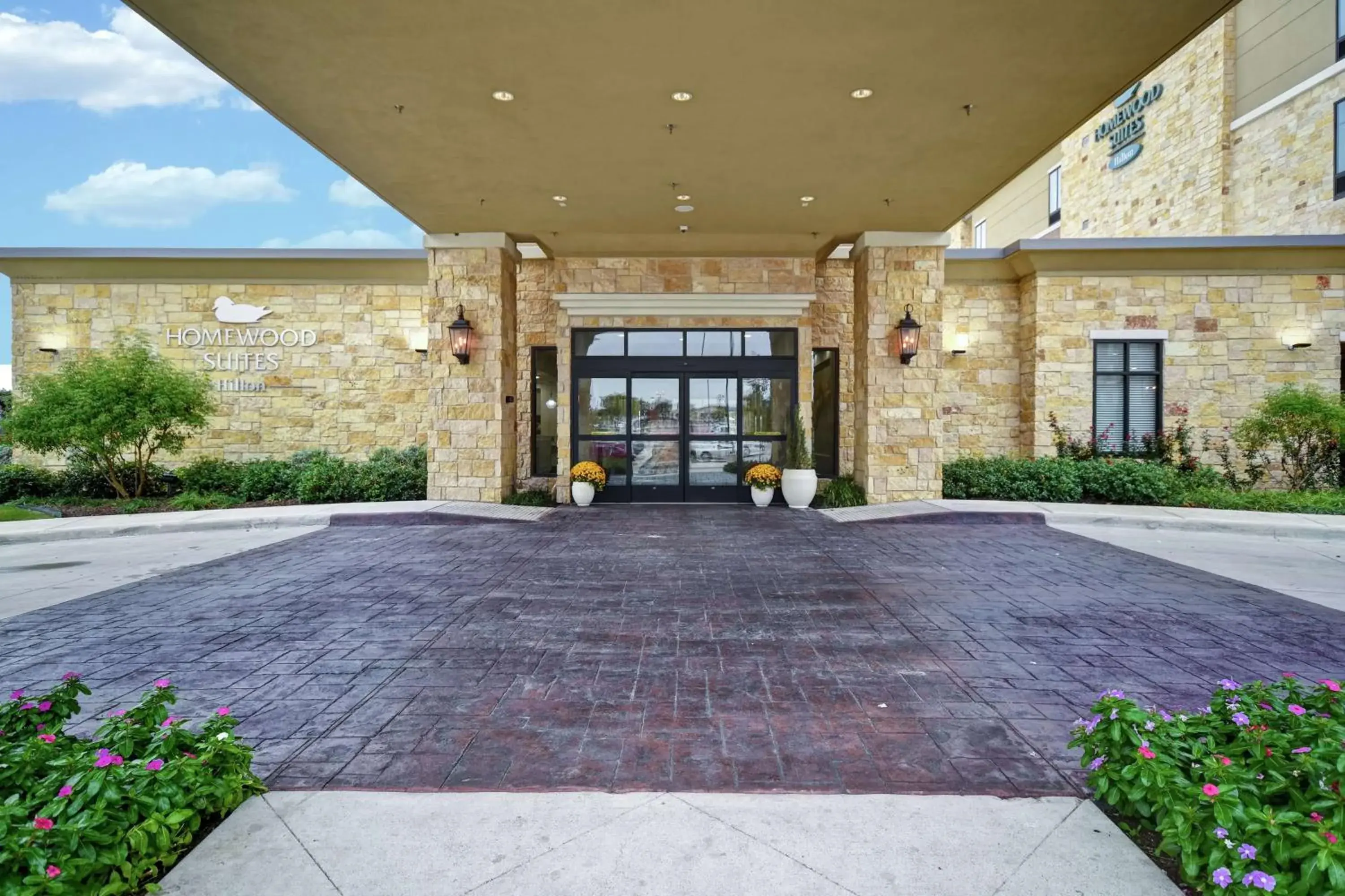 Property building in Homewood Suites by Hilton Dallas Arlington South Property building in Homewood Suites by Hilton Dallas Arlington South