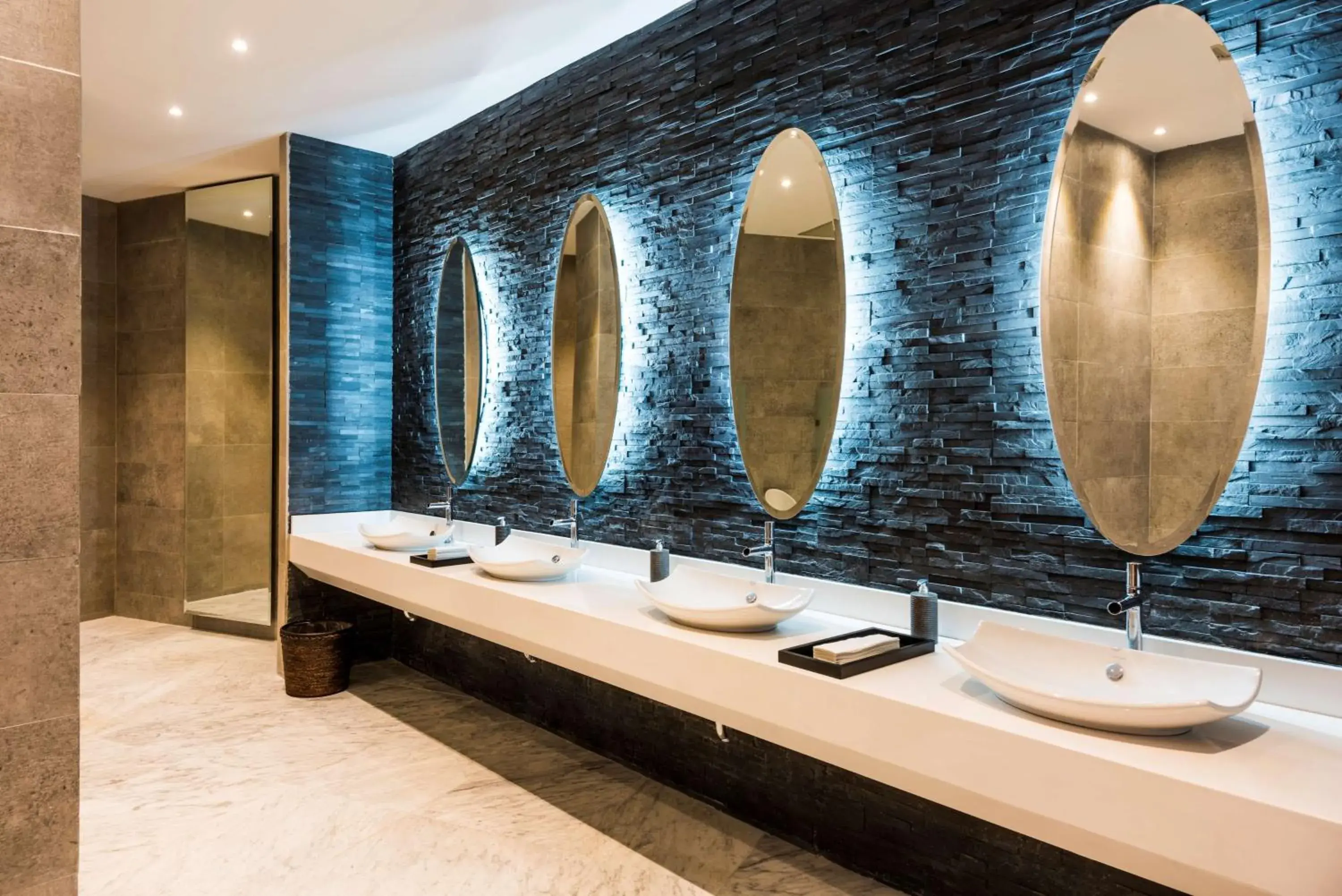 Bathroom in Hyatt Regency San Luis Potosi Bathroom in Hyatt Regency San Luis Potosi