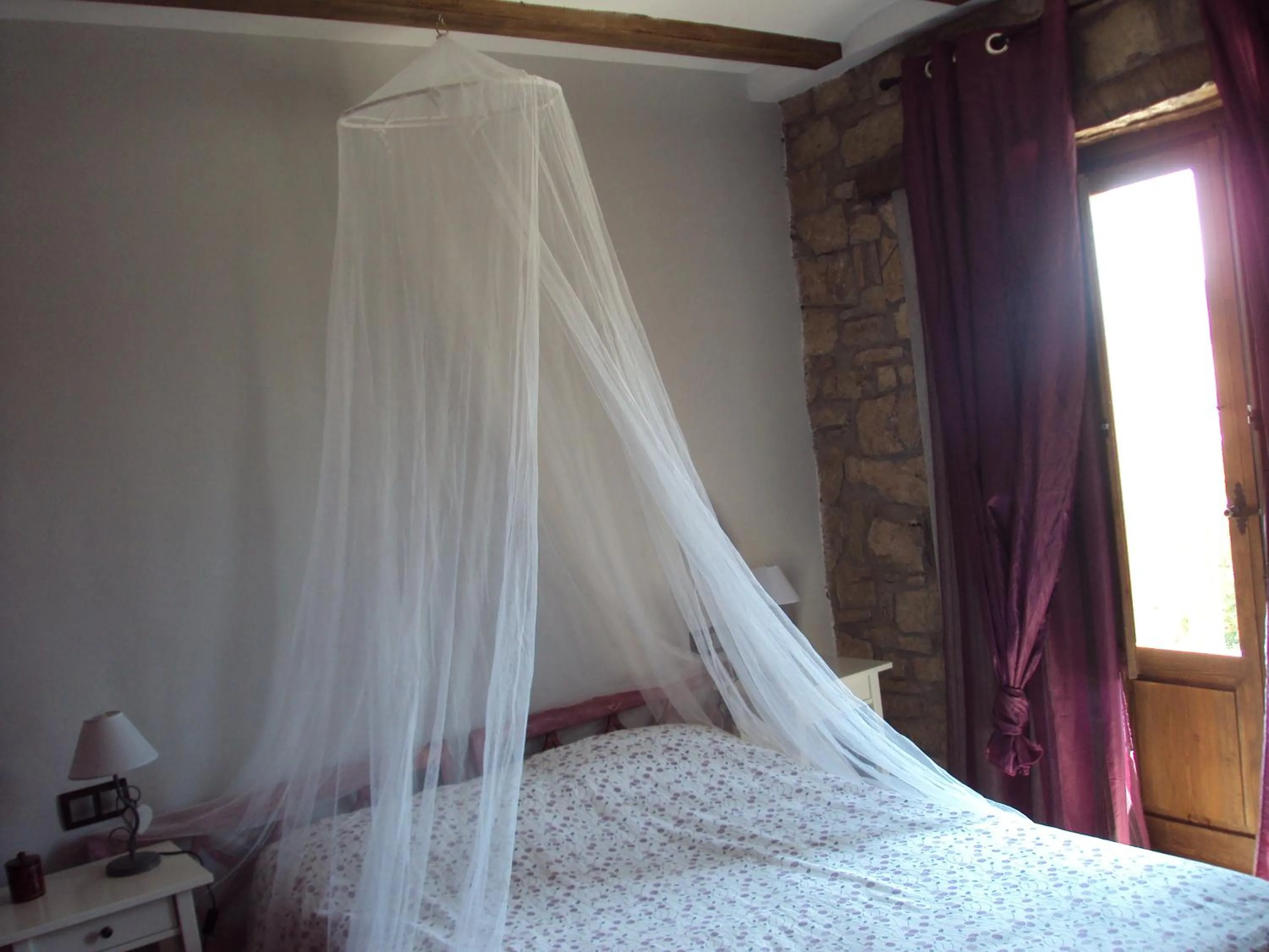 Queen Room with Balcony - single occupancy in Ana de las Tejas Azules