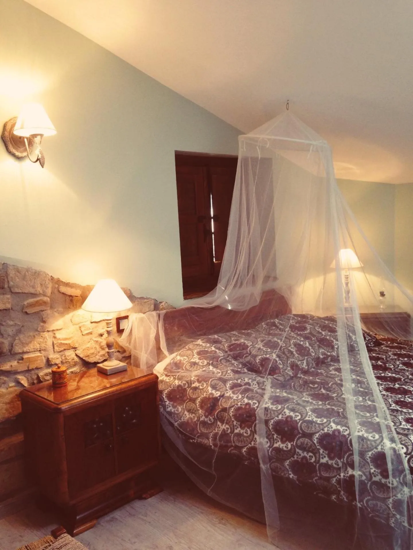 Queen Room with Spa Bath - single occupancy in Ana de las Tejas Azules