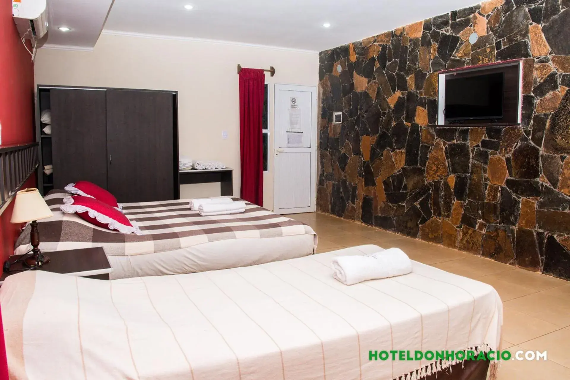 TV and multimedia, Bed in Hotel Don Horacio TV and multimedia, Bed in Hotel Don Horacio