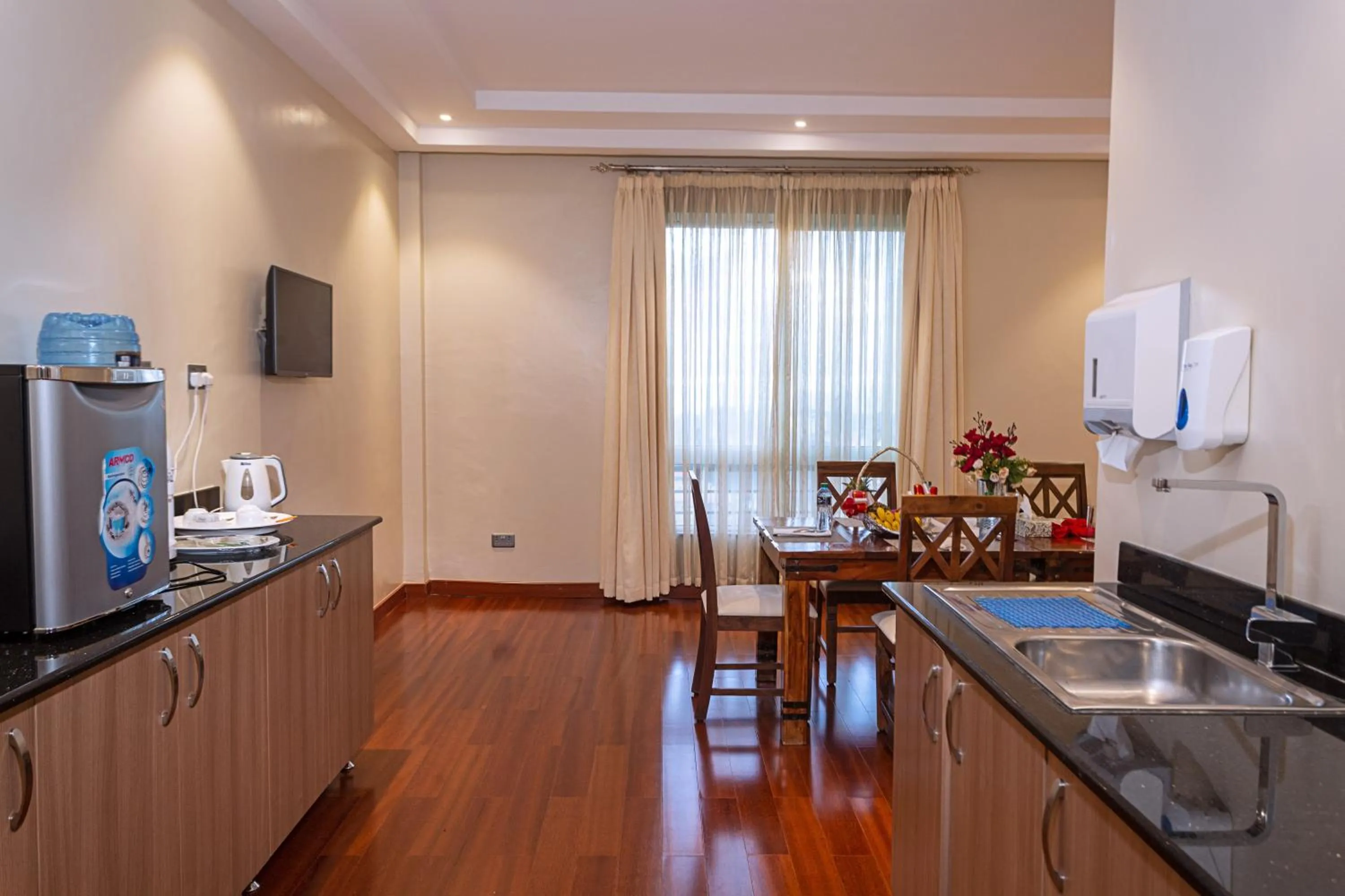 Coffee/tea facilities in Three Steers Hotel