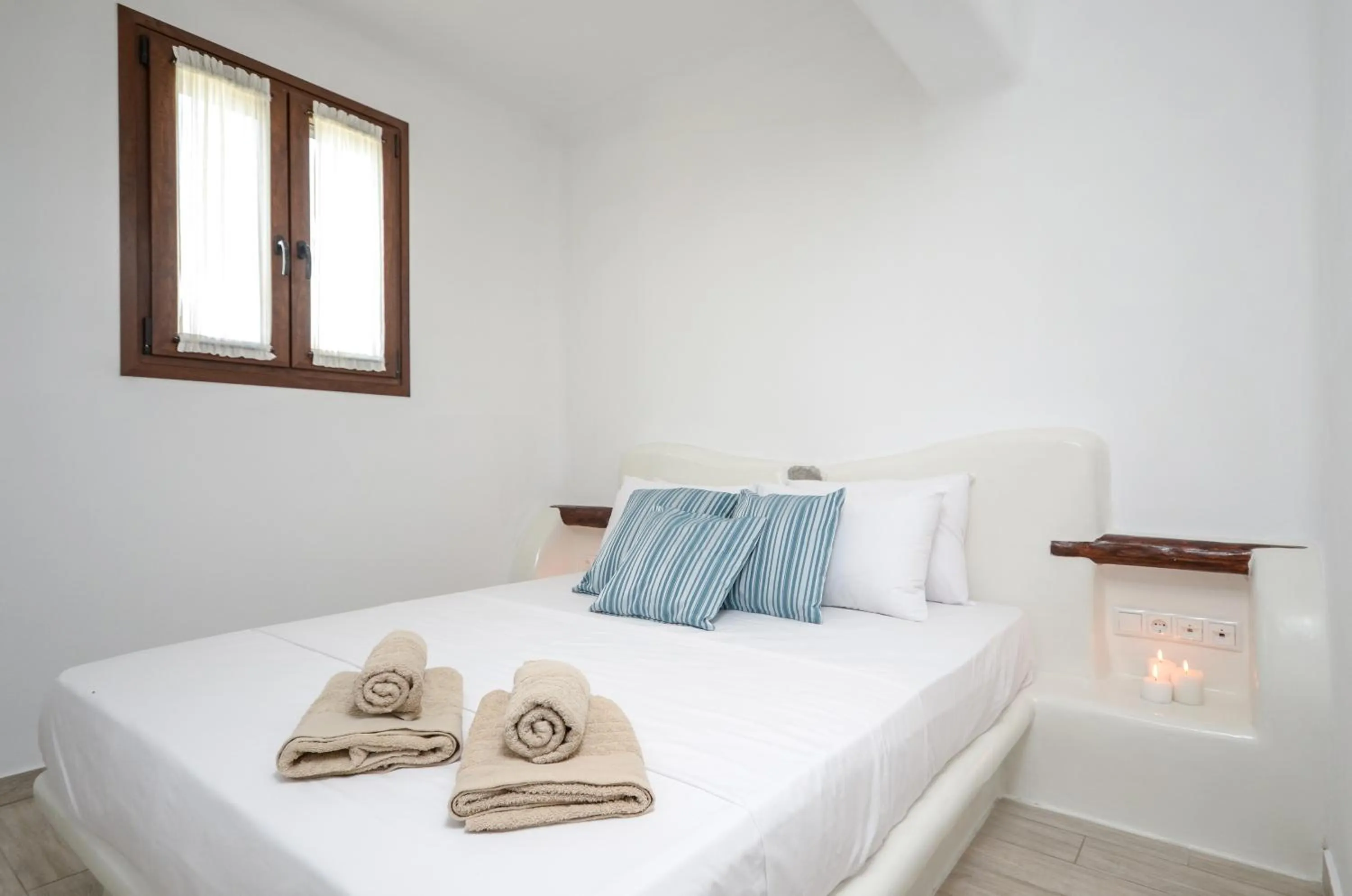 Photo of the whole room, Bed in Villa Kastraki