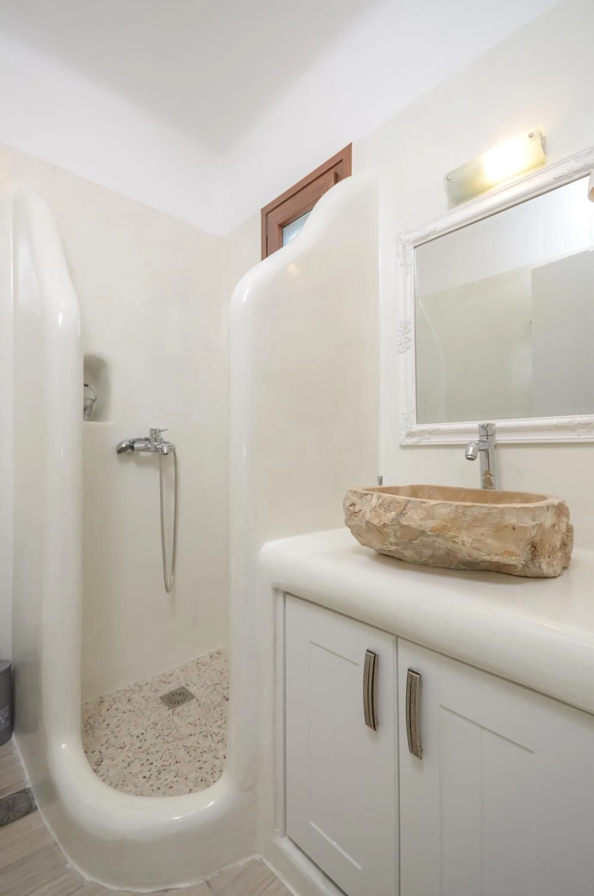 Shower in Villa Kastraki