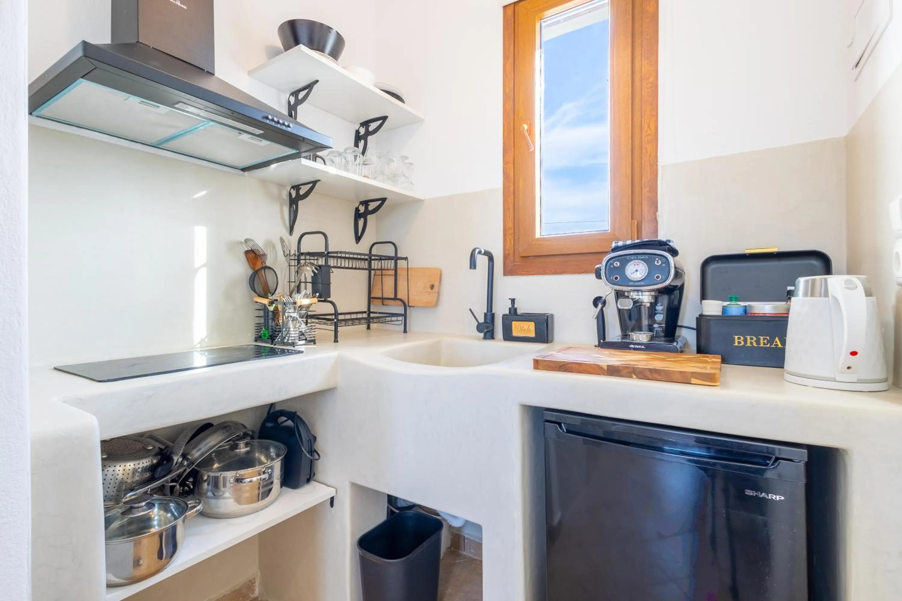 Kitchen or kitchenette in Villa Kastraki