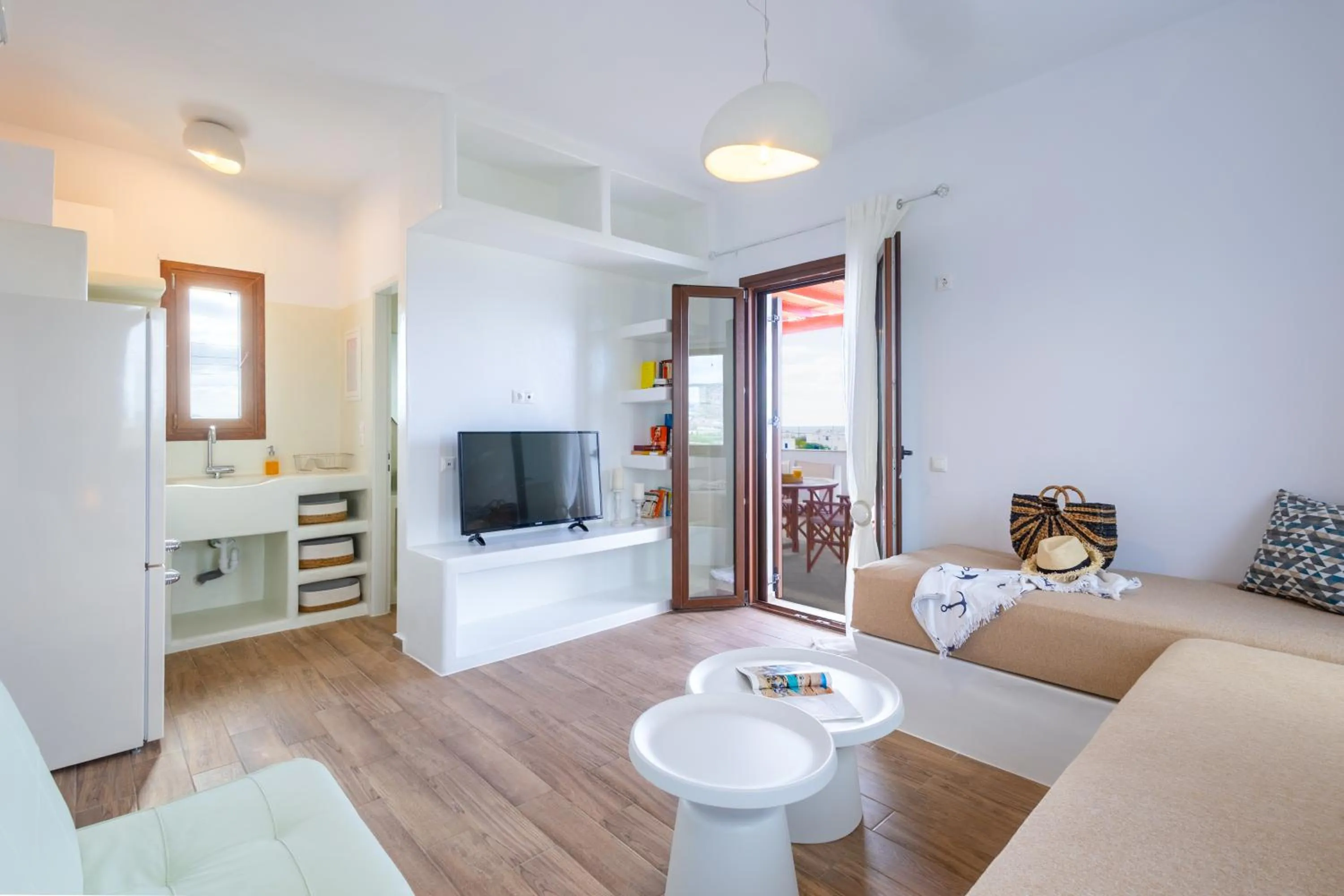 Living room, Bed in Villa Kastraki