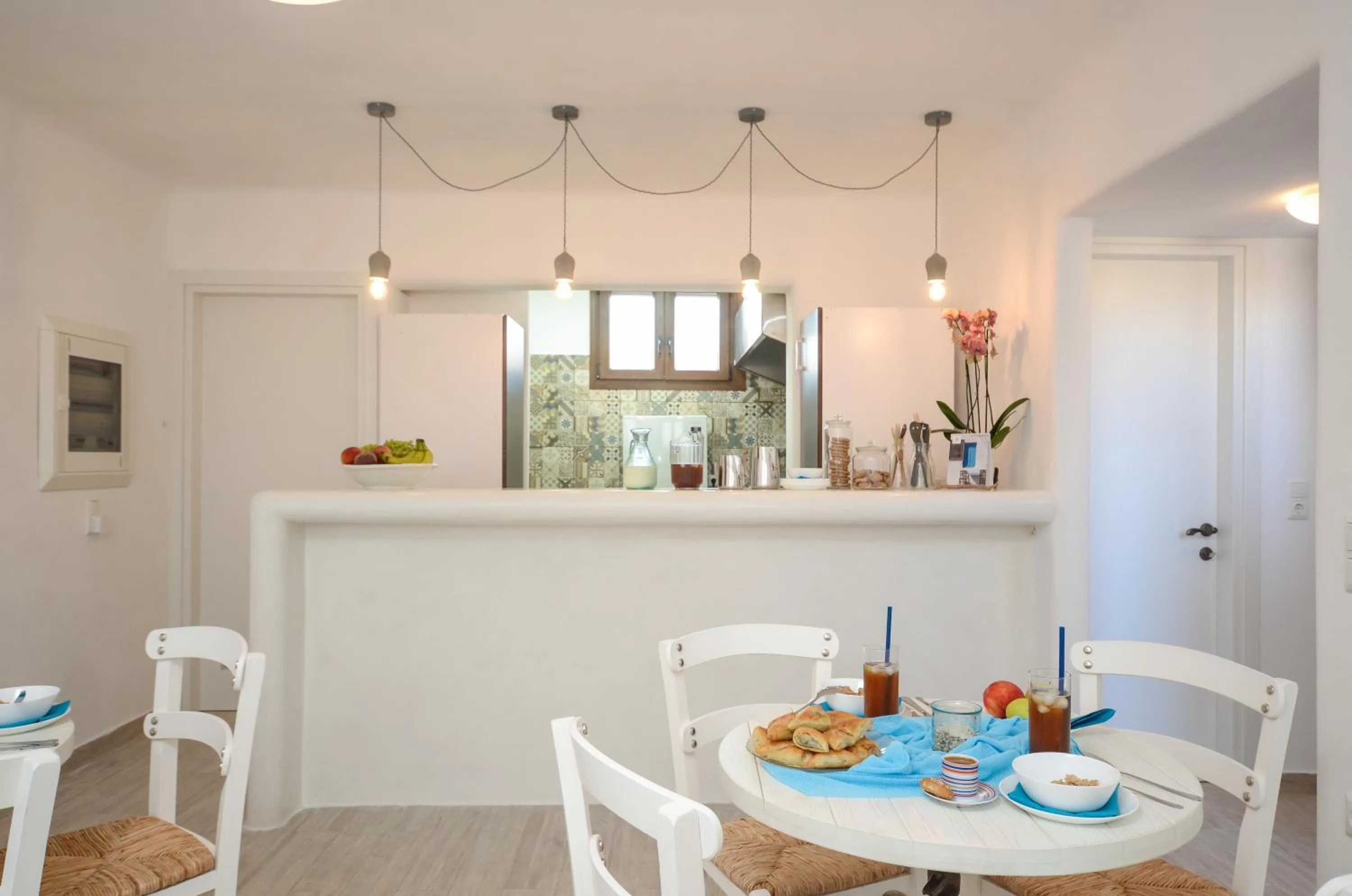 Communal lounge/ TV room in Villa Kastraki