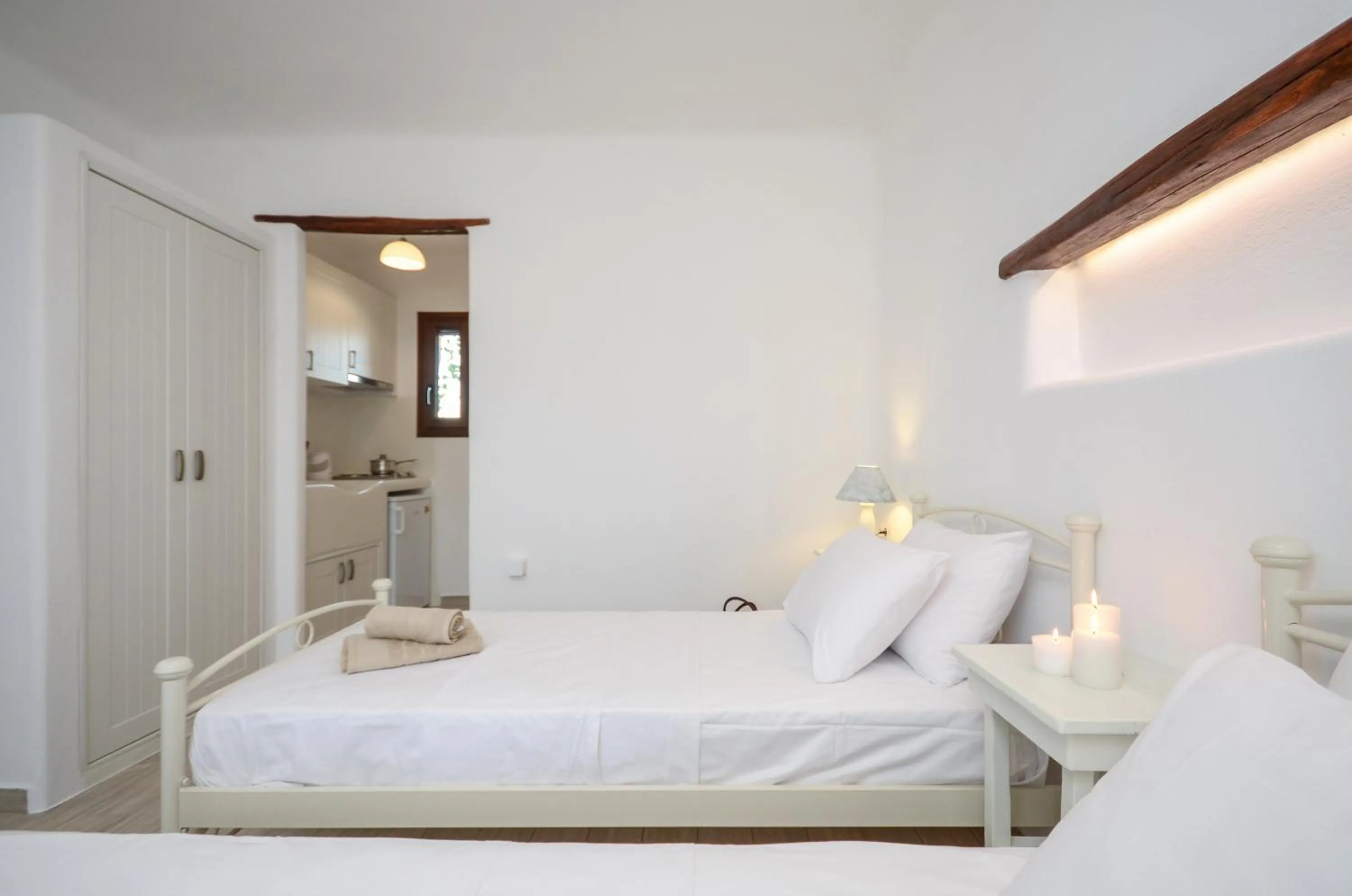 Photo of the whole room, Bed in Villa Kastraki