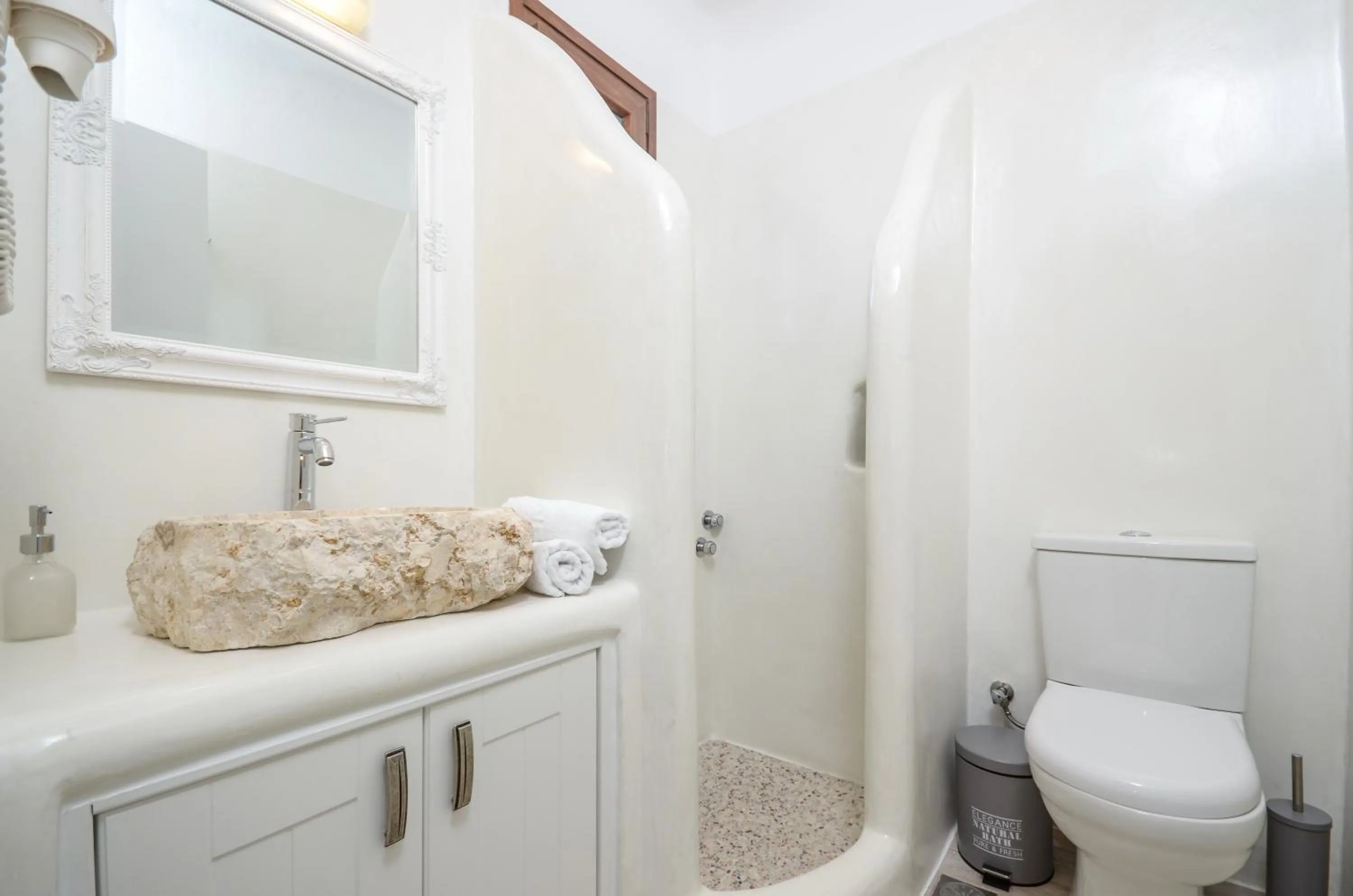 Shower in Villa Kastraki