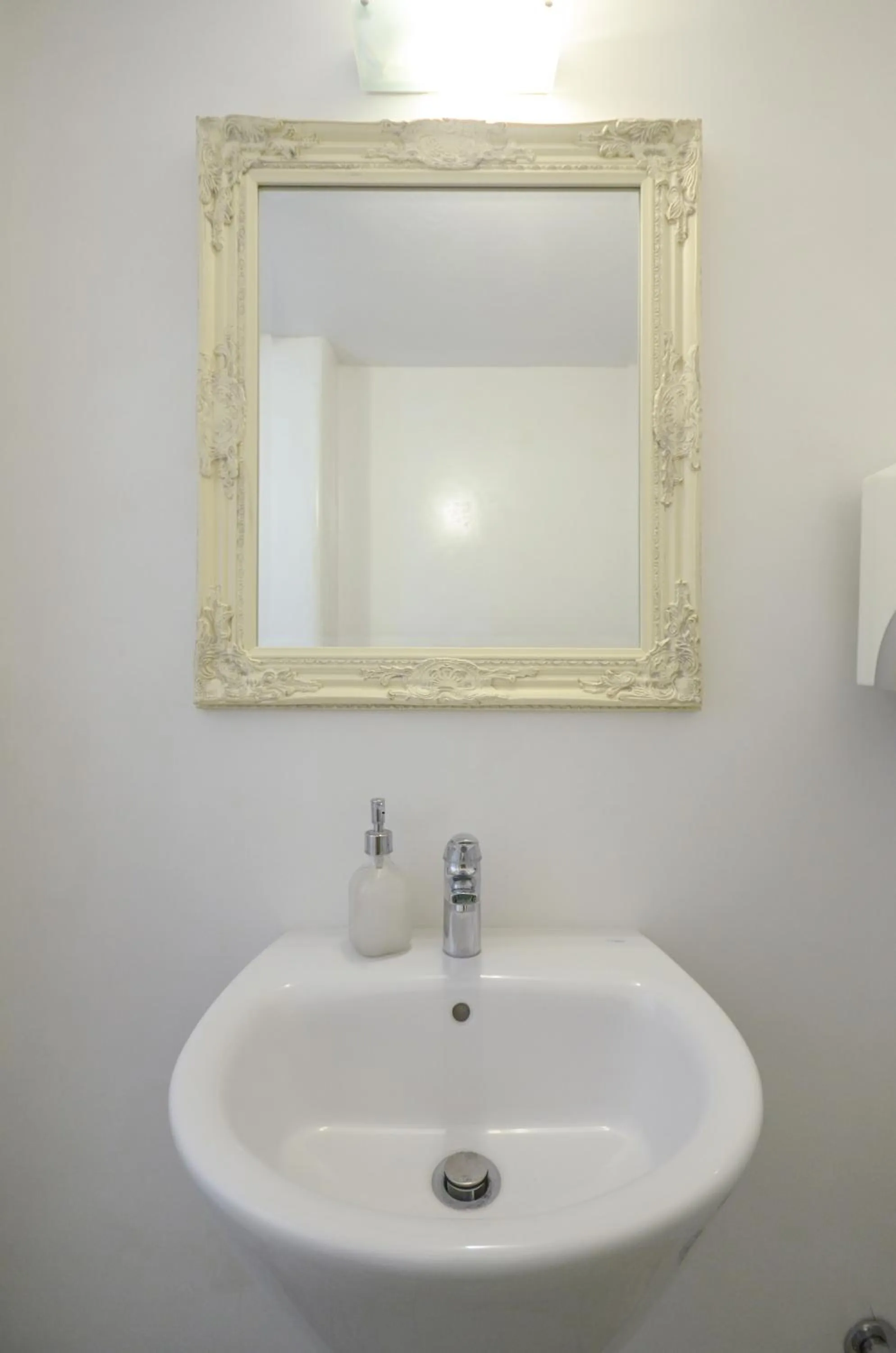 Decorative detail in Villa Kastraki