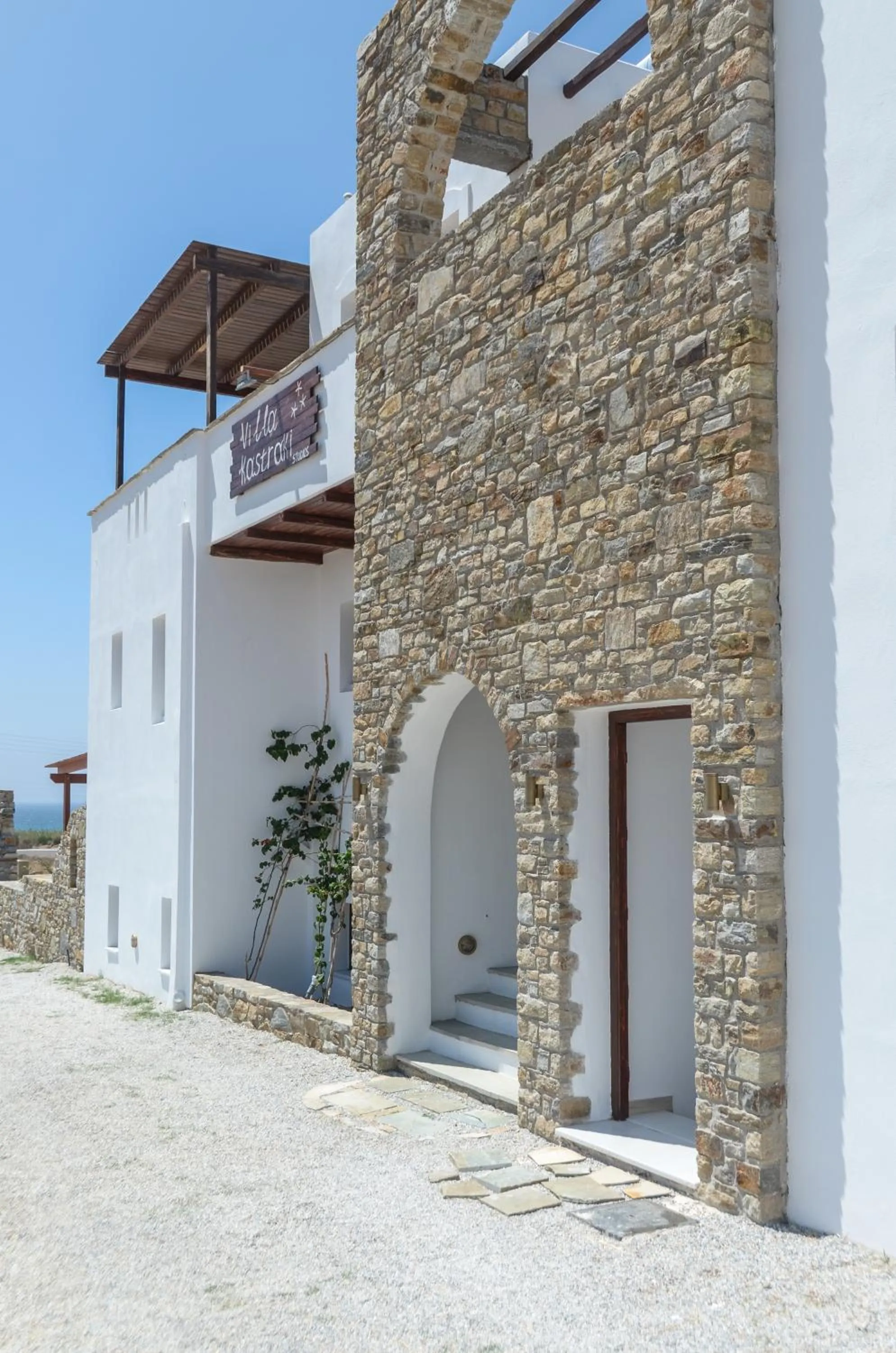 Facade/entrance in Villa Kastraki