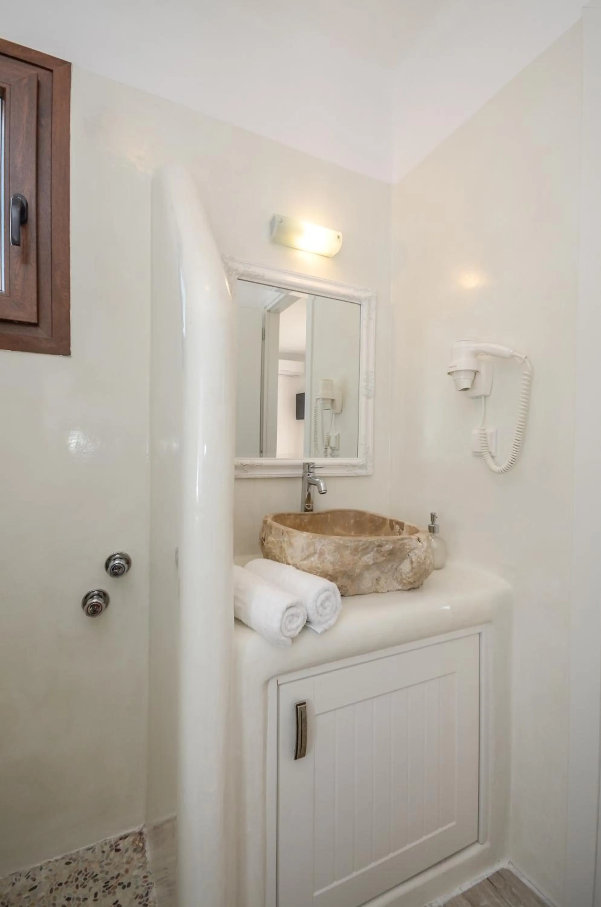 Shower in Villa Kastraki