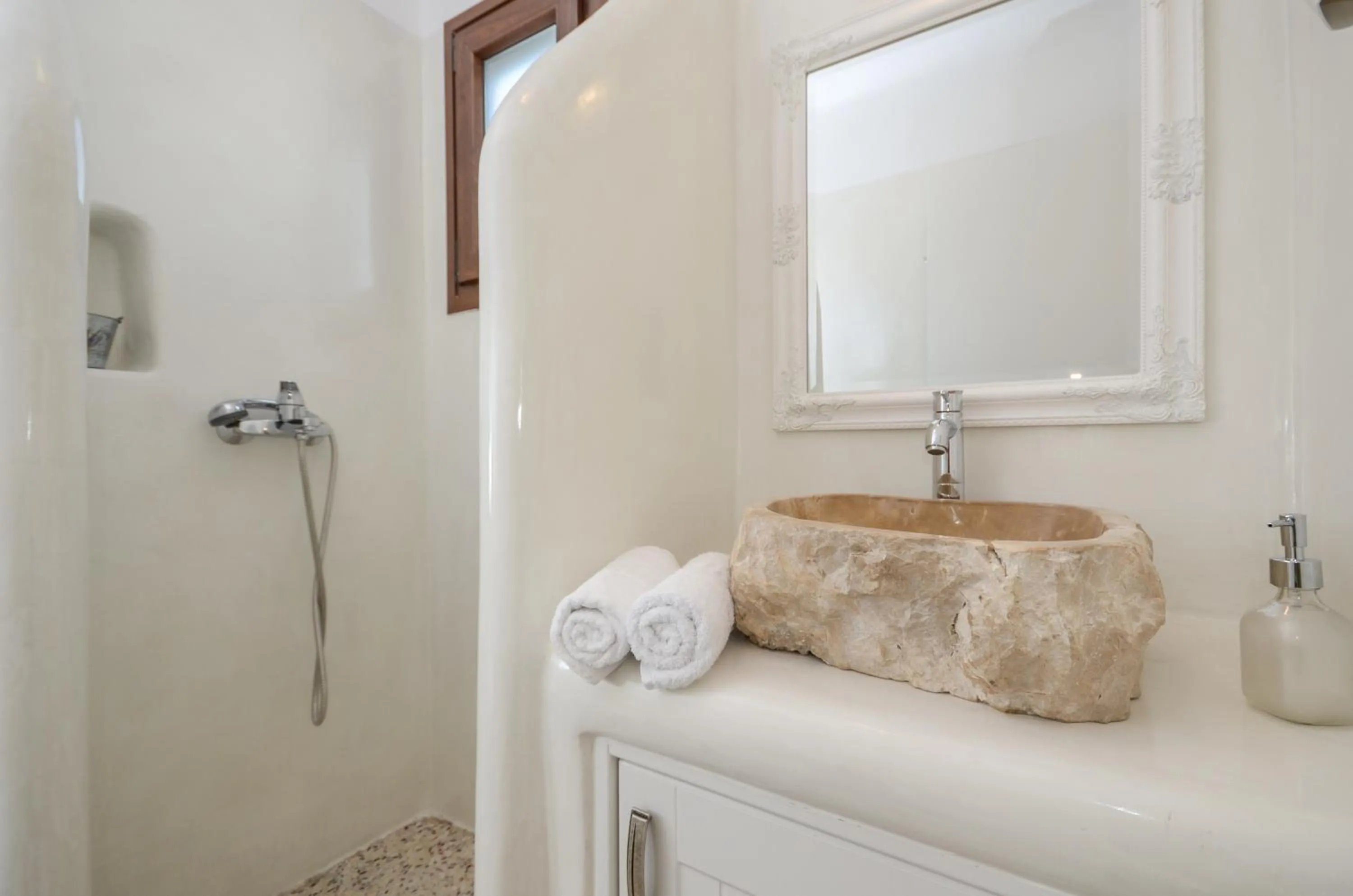 Photo of the whole room in Villa Kastraki