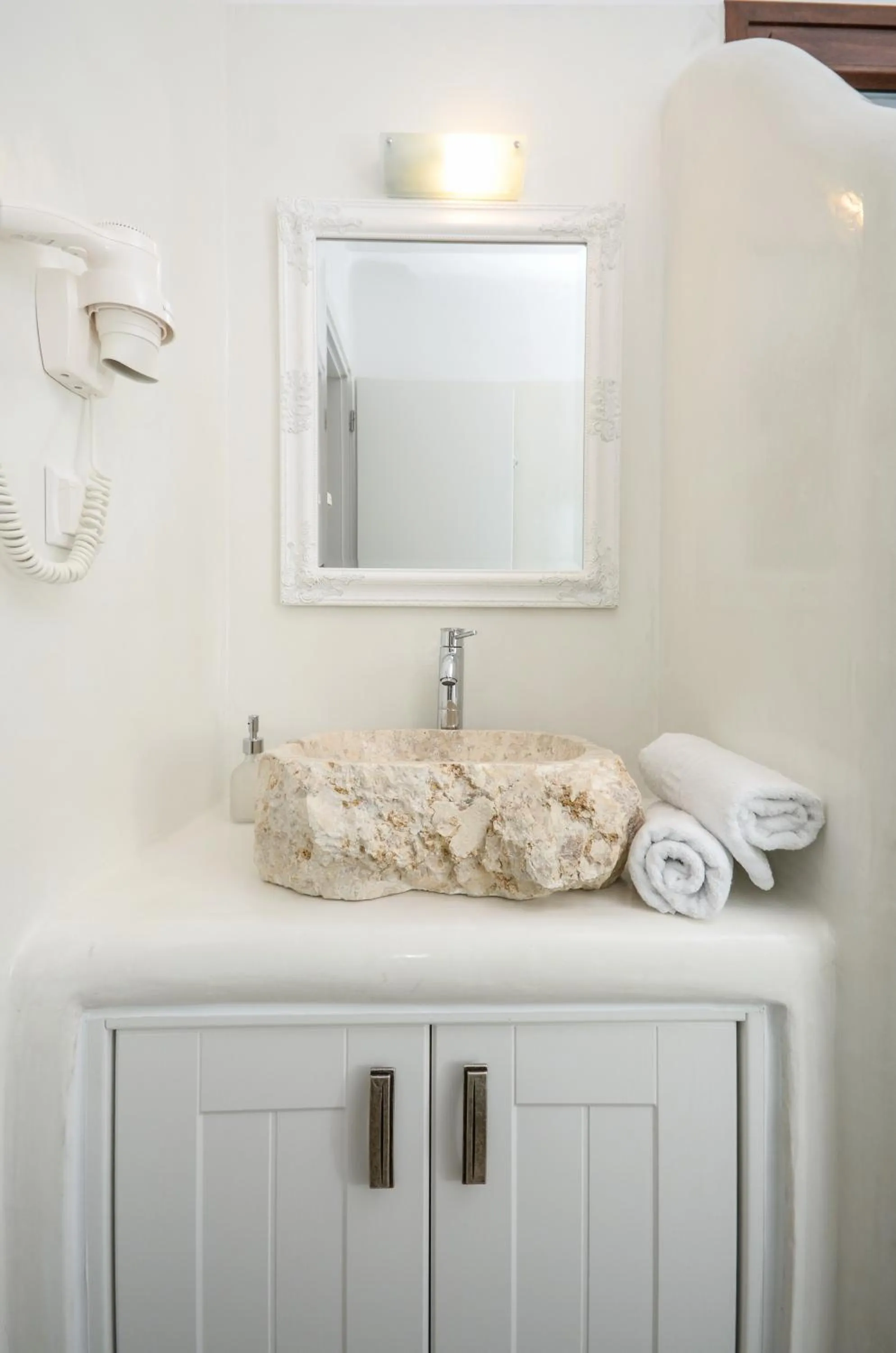 Decorative detail in Villa Kastraki