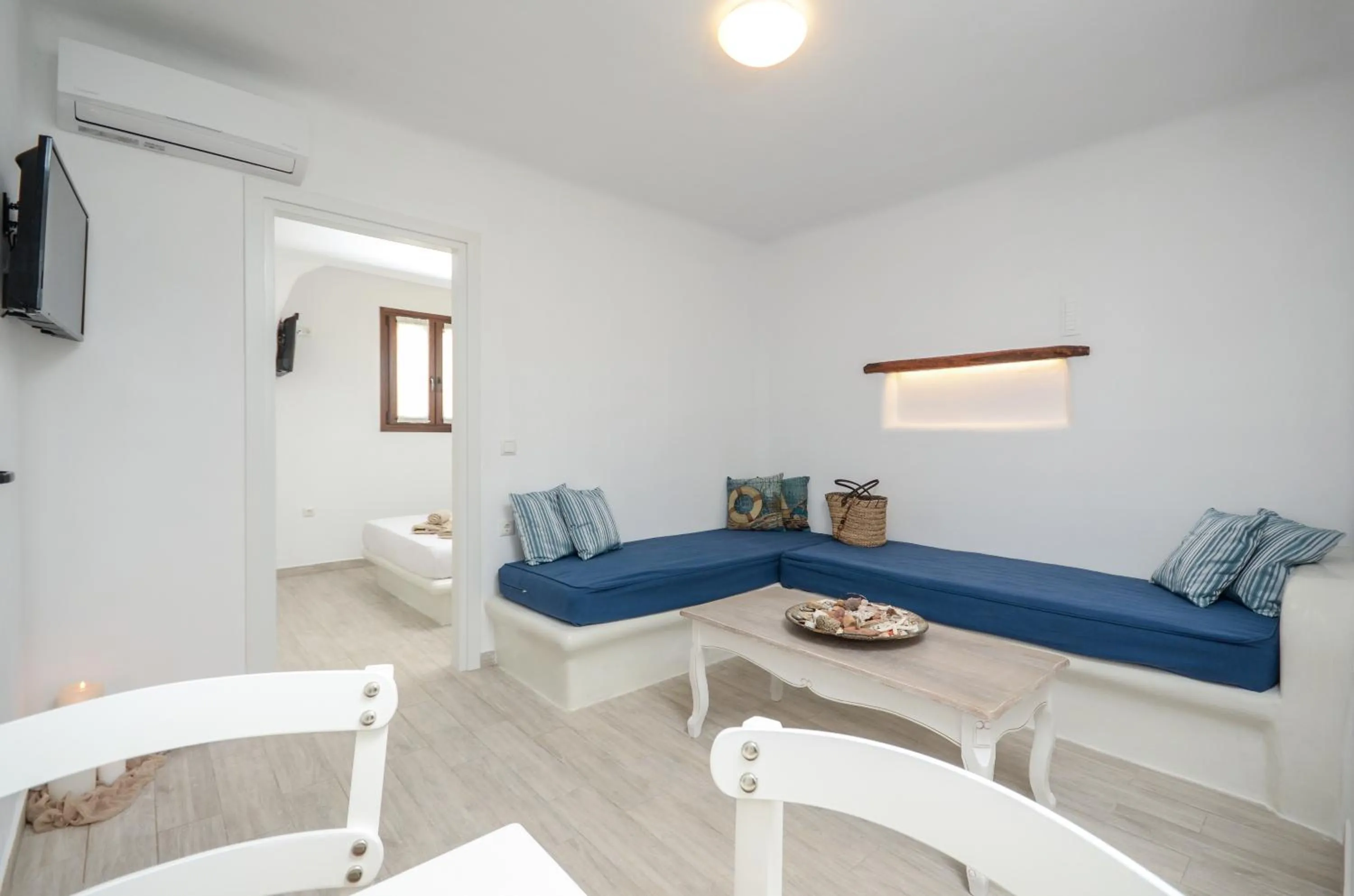 Photo of the whole room in Villa Kastraki